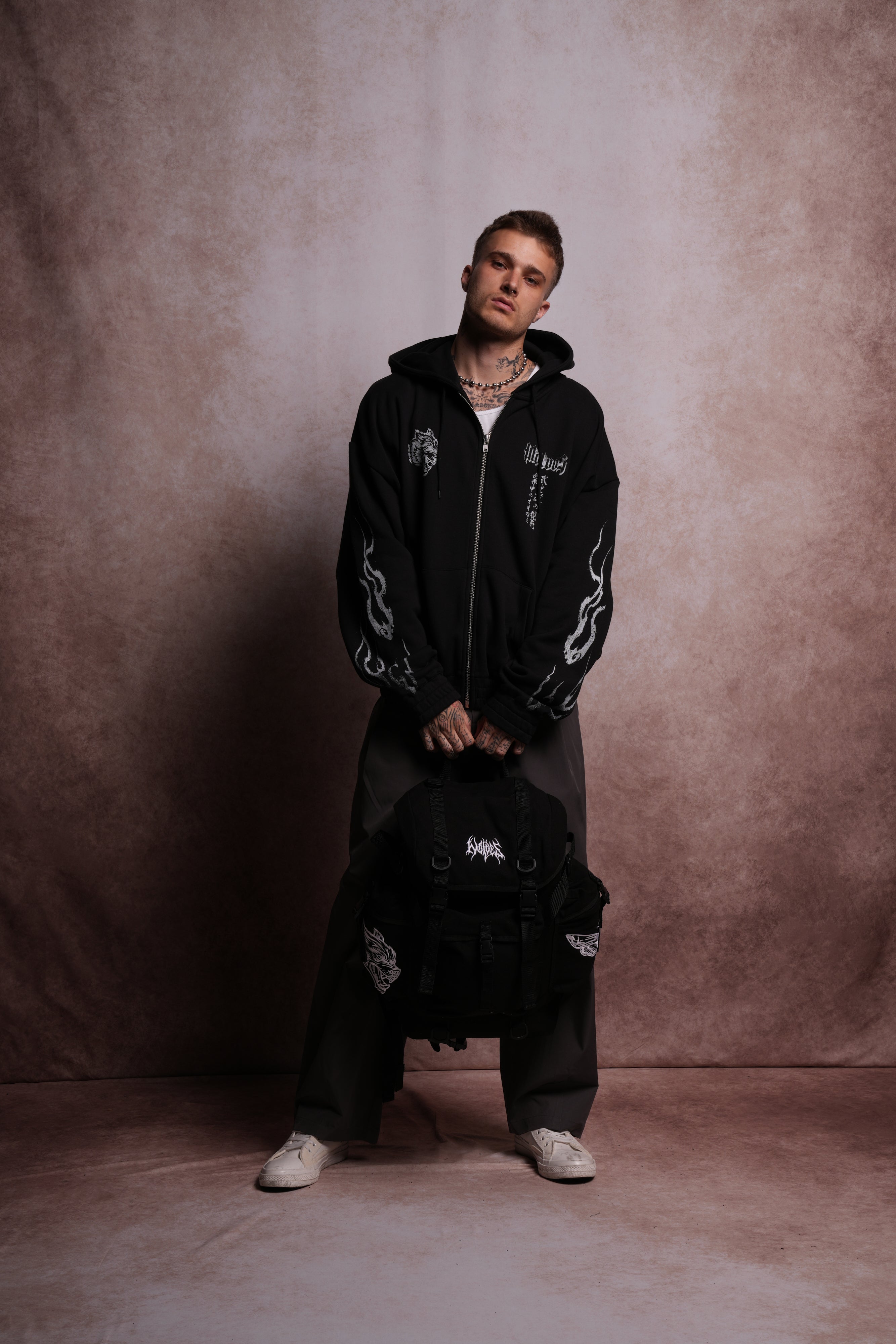 Wolves Hesh Traveler Backpack in Black