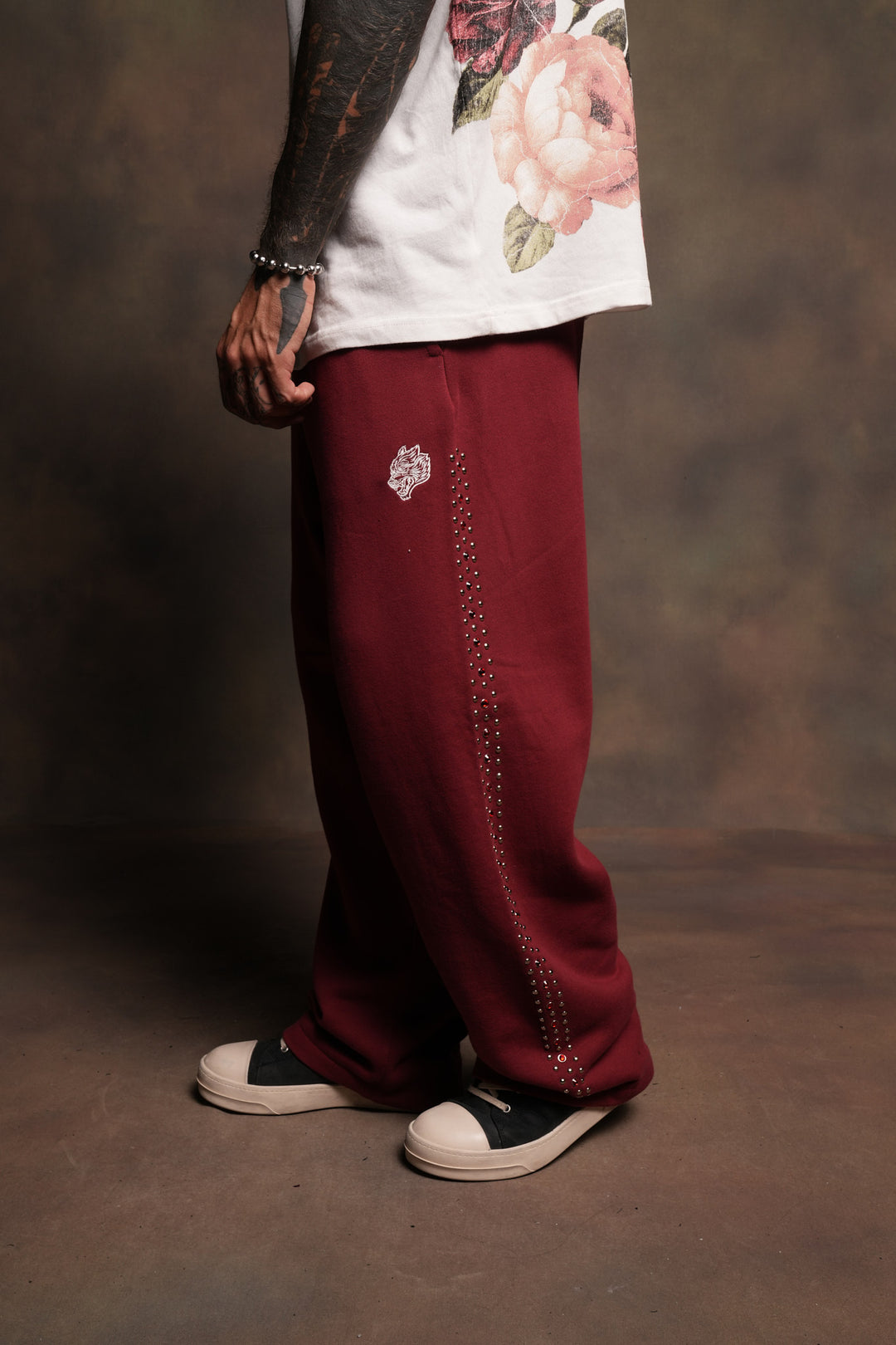 Stud Muerto Baggier Bigelow Sweat Pants In Cherry Red