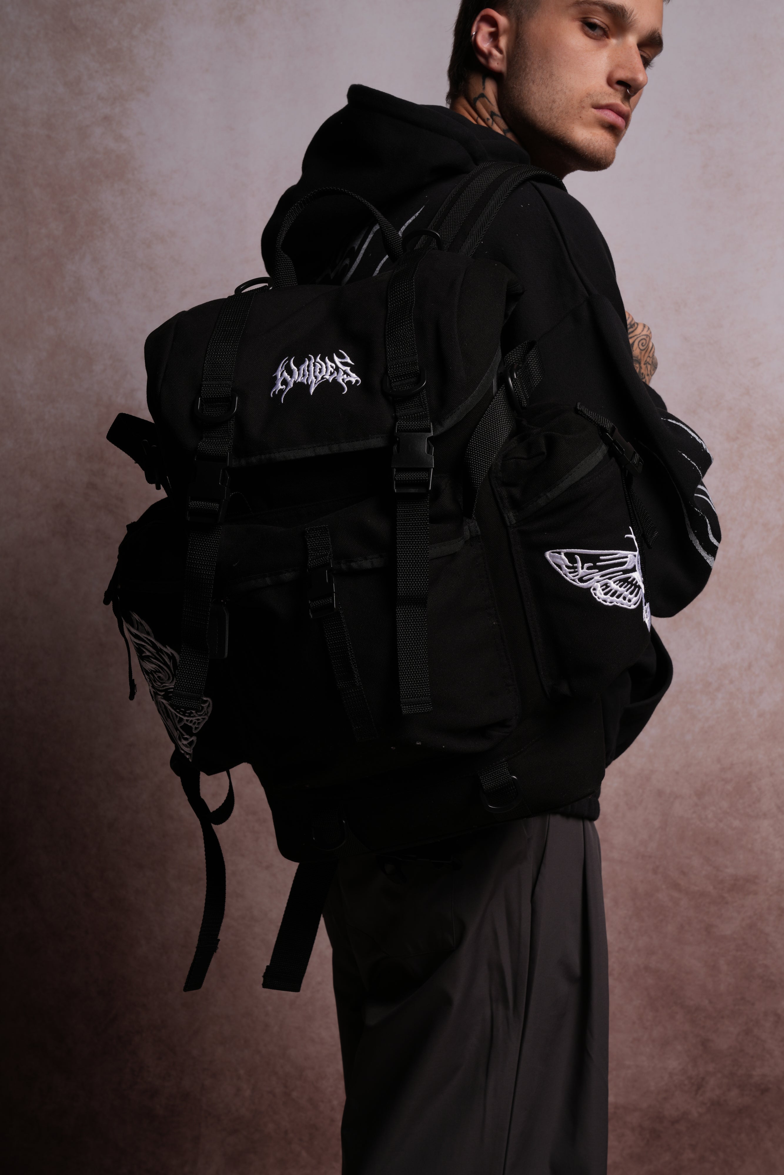 Wolves Hesh Traveler Backpack in Black