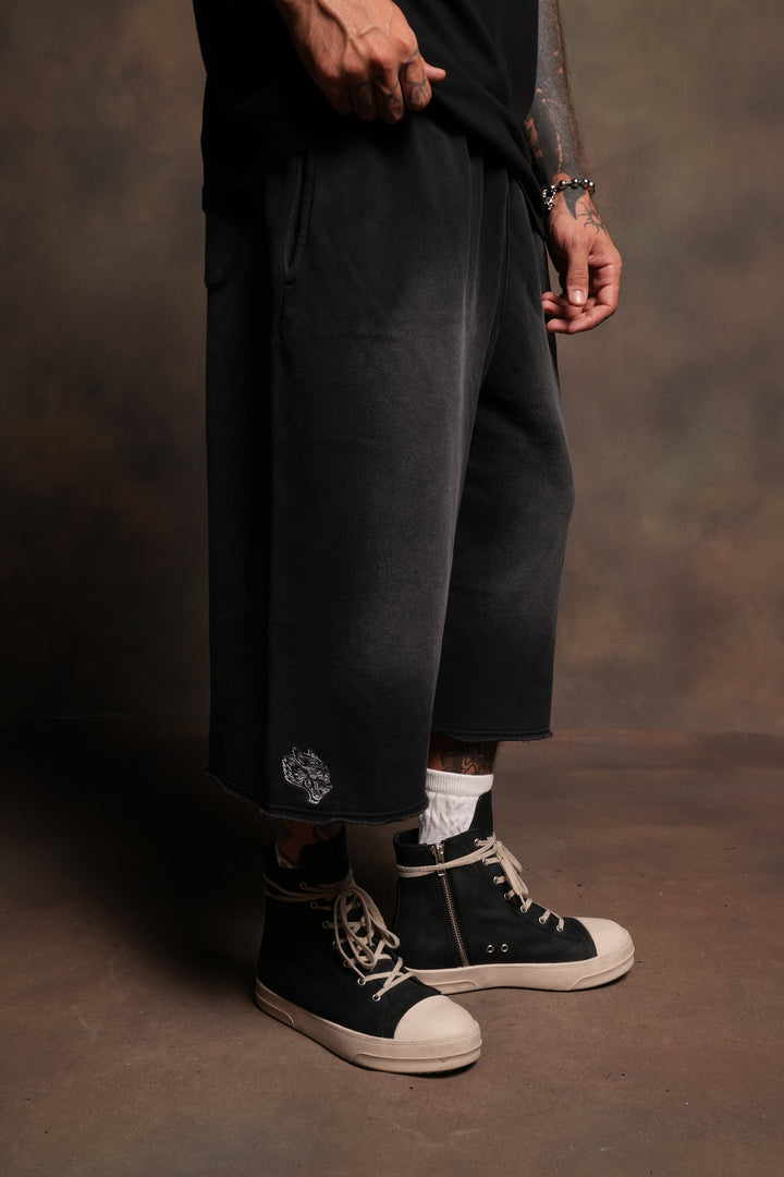 Dual Wolf Capri Sweat Pants In Black Super Sun Fade