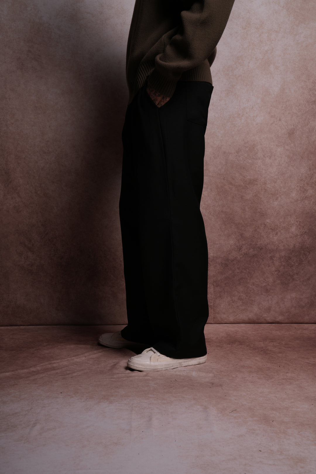 Wolf Chopper Armando Pants in Black
