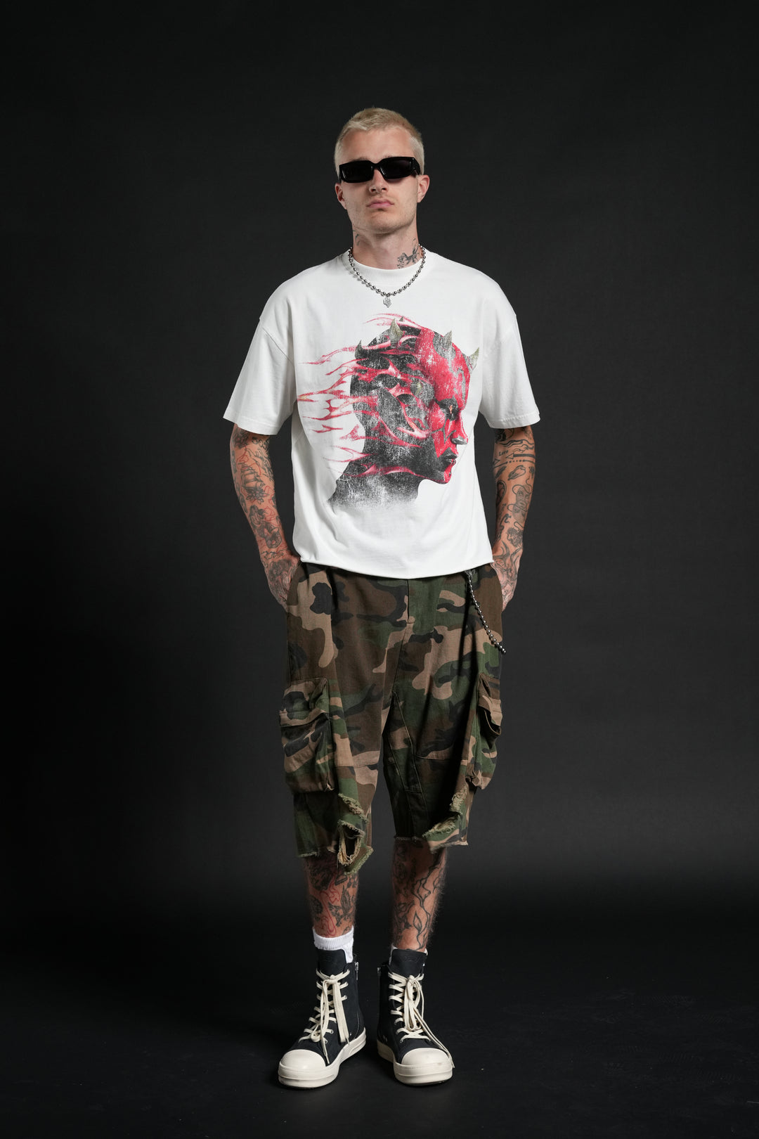 Sith Inferno Grunge Mid Length Raw Hem Tee in Cream