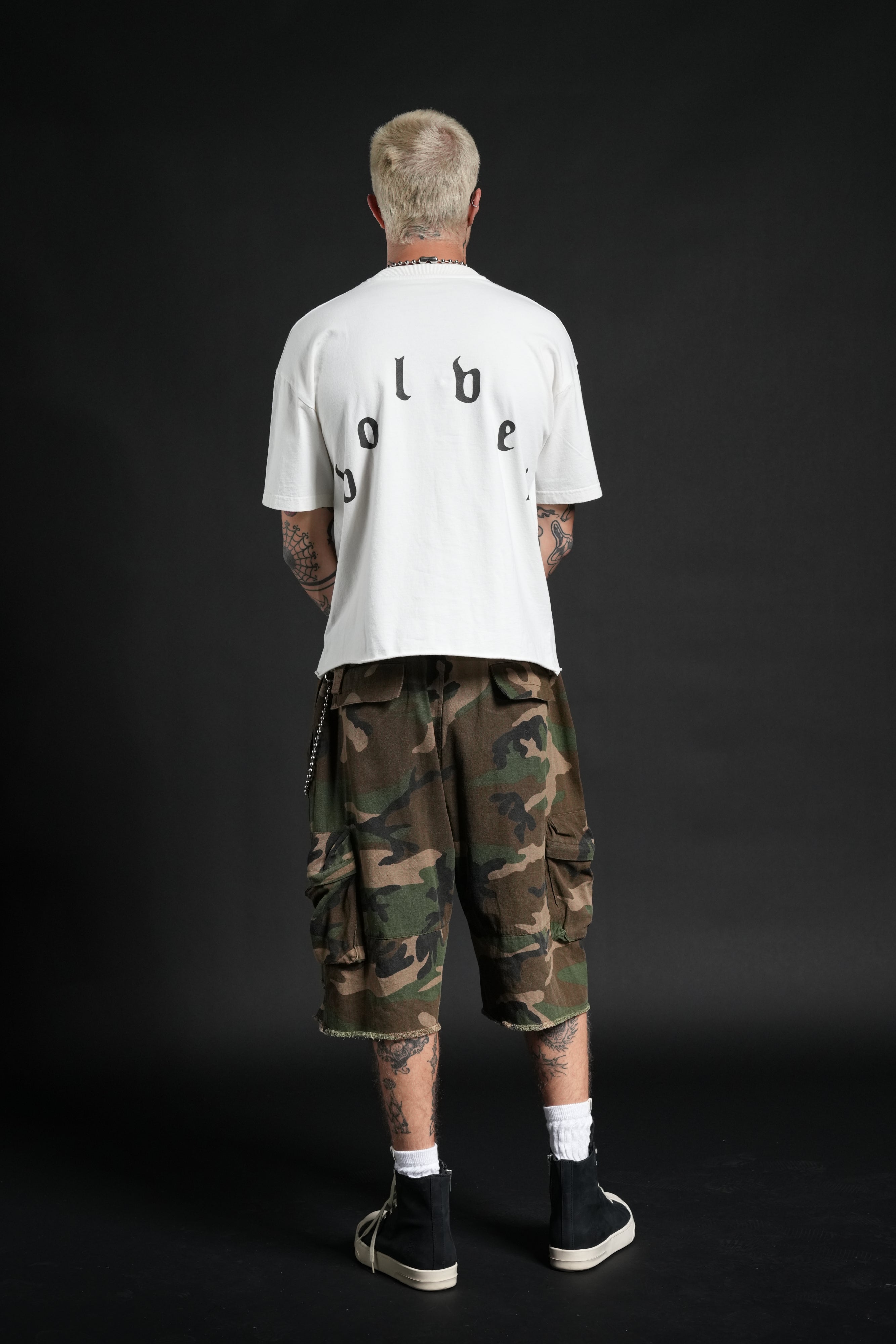 Sith Inferno Grunge Mid Length Raw Hem Tee in Cream