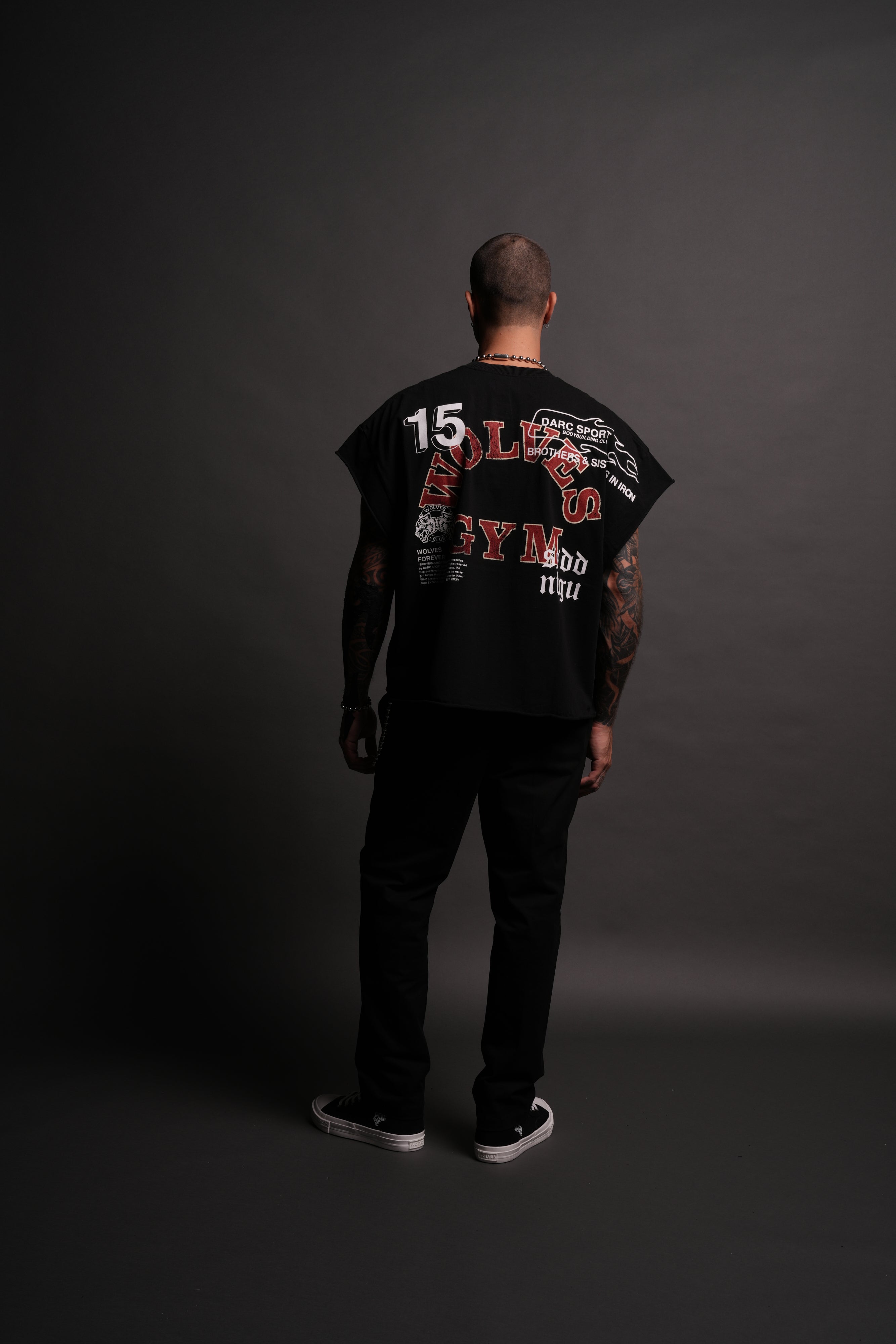 Wolves Gym V2 Grunge Cut-Off Tee in Black