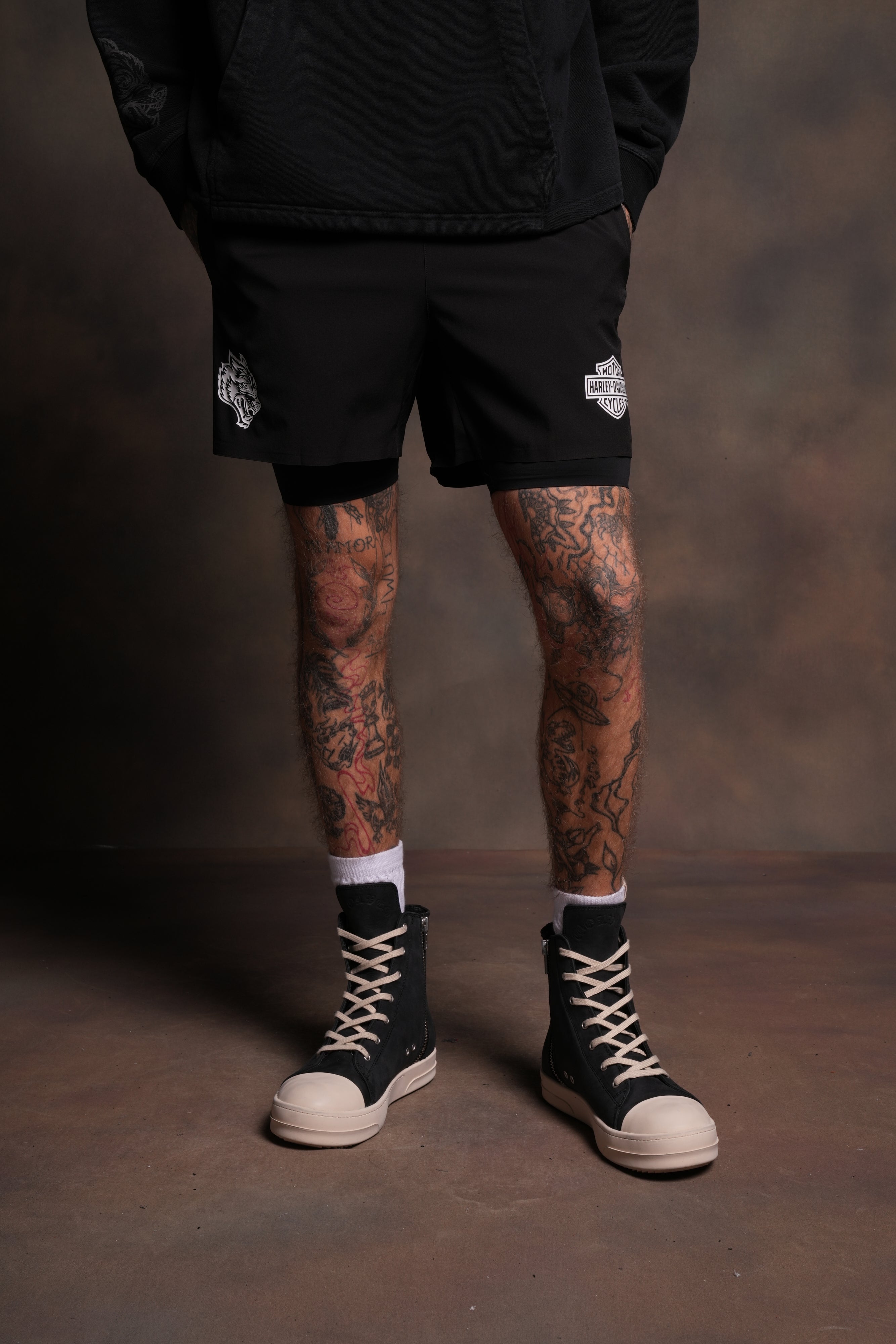Harley-Davidson Wolves Compression Shorts in Black – DarcSport