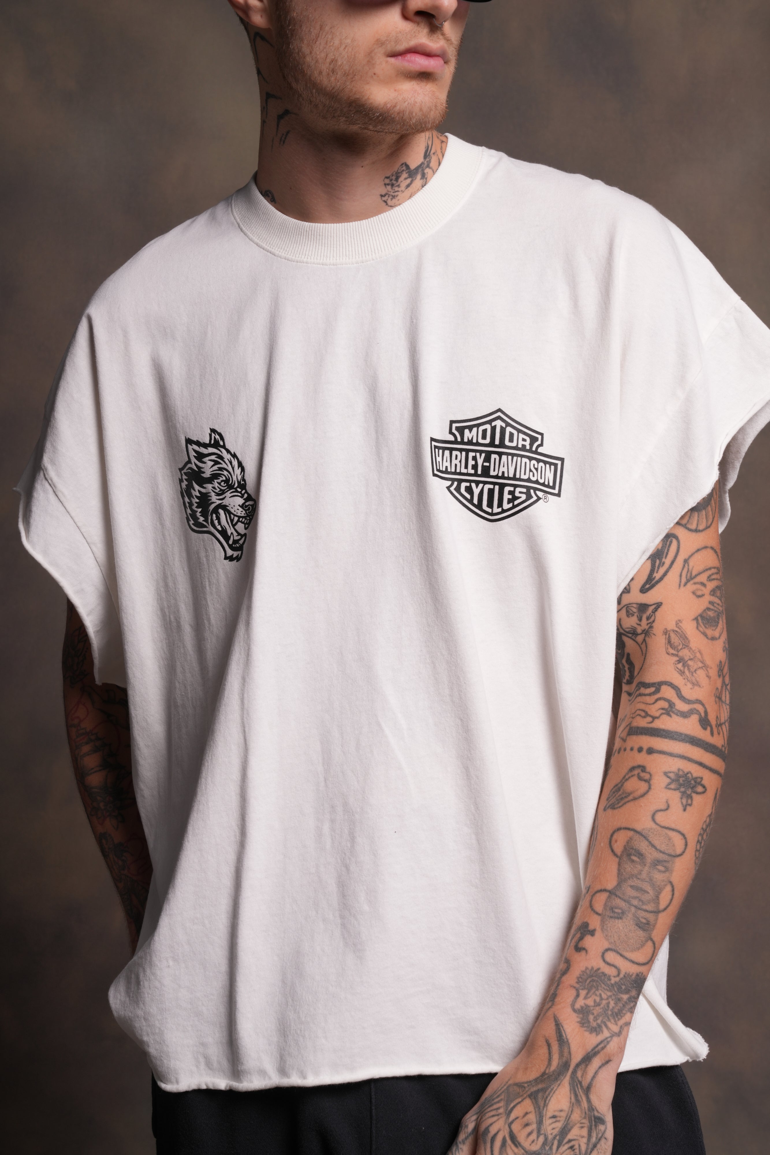 Harley-Davidson Wolves Grunge Cut-Off Tee in Cream