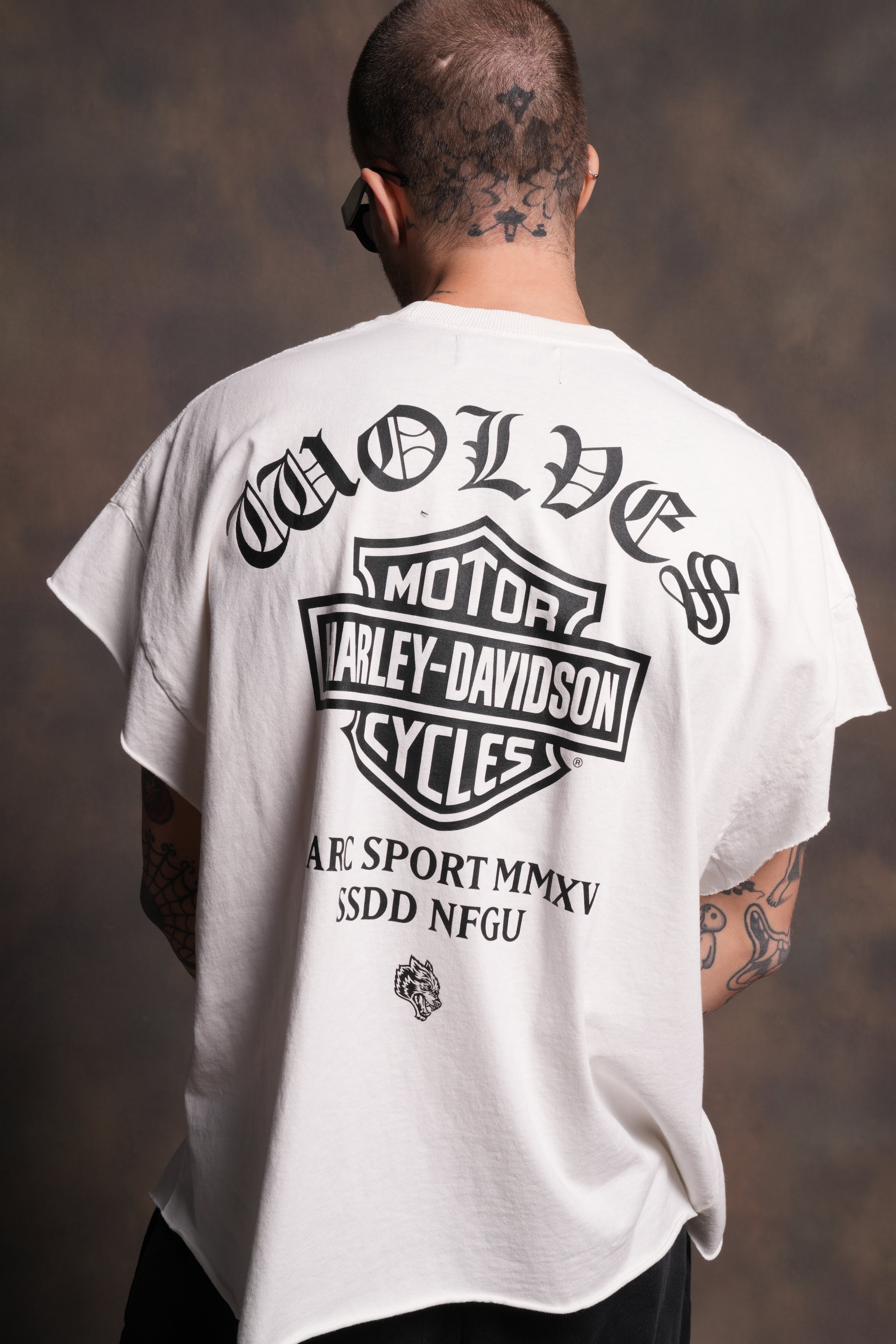 Harley-Davidson Wolves Grunge Cut-Off Tee in Cream