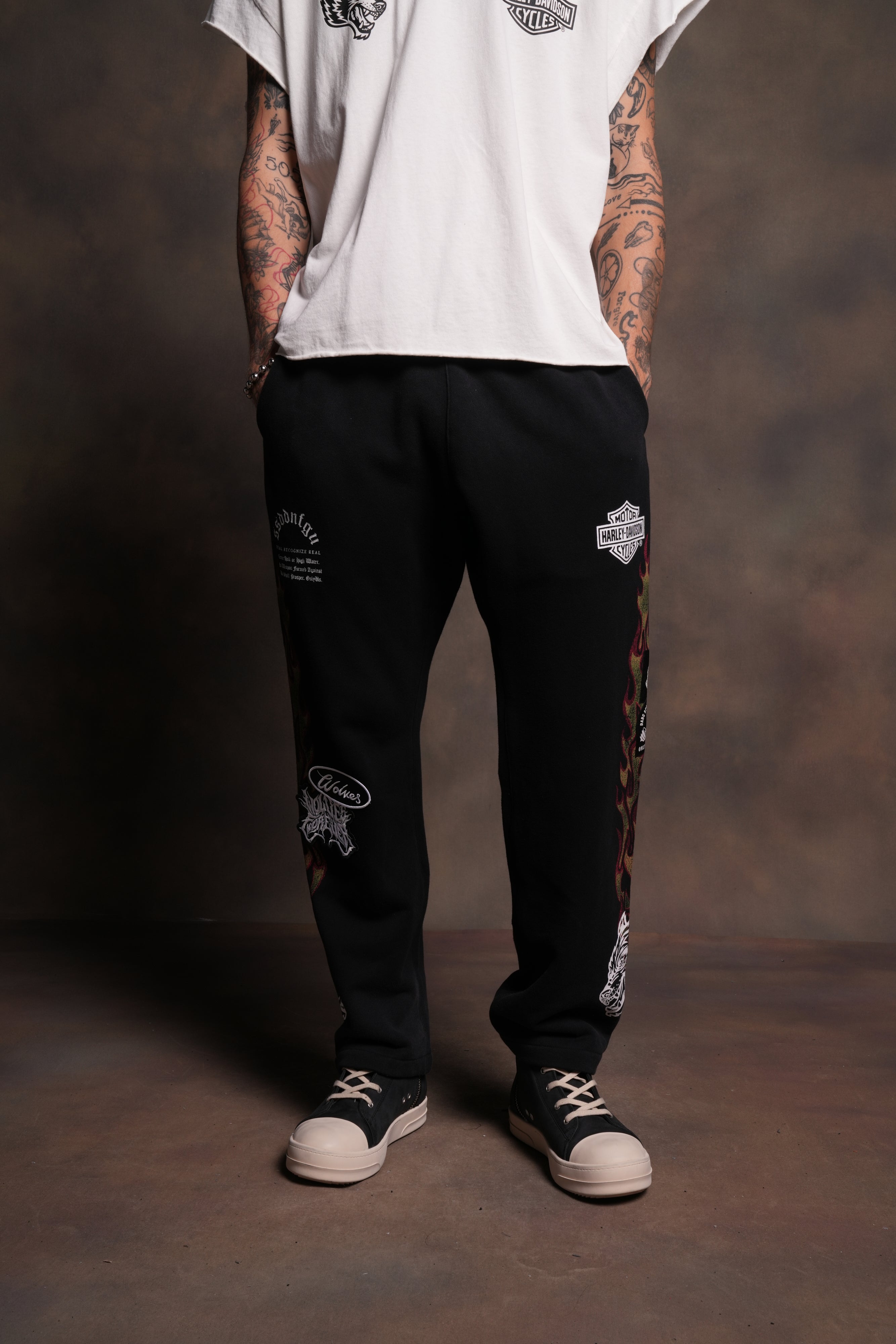Harley-Davidson Wolves Bigelow Cargo Sweat Pants in Black Drift