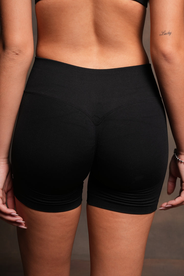 Wolf Pyramid Evey Seamless Short In Black