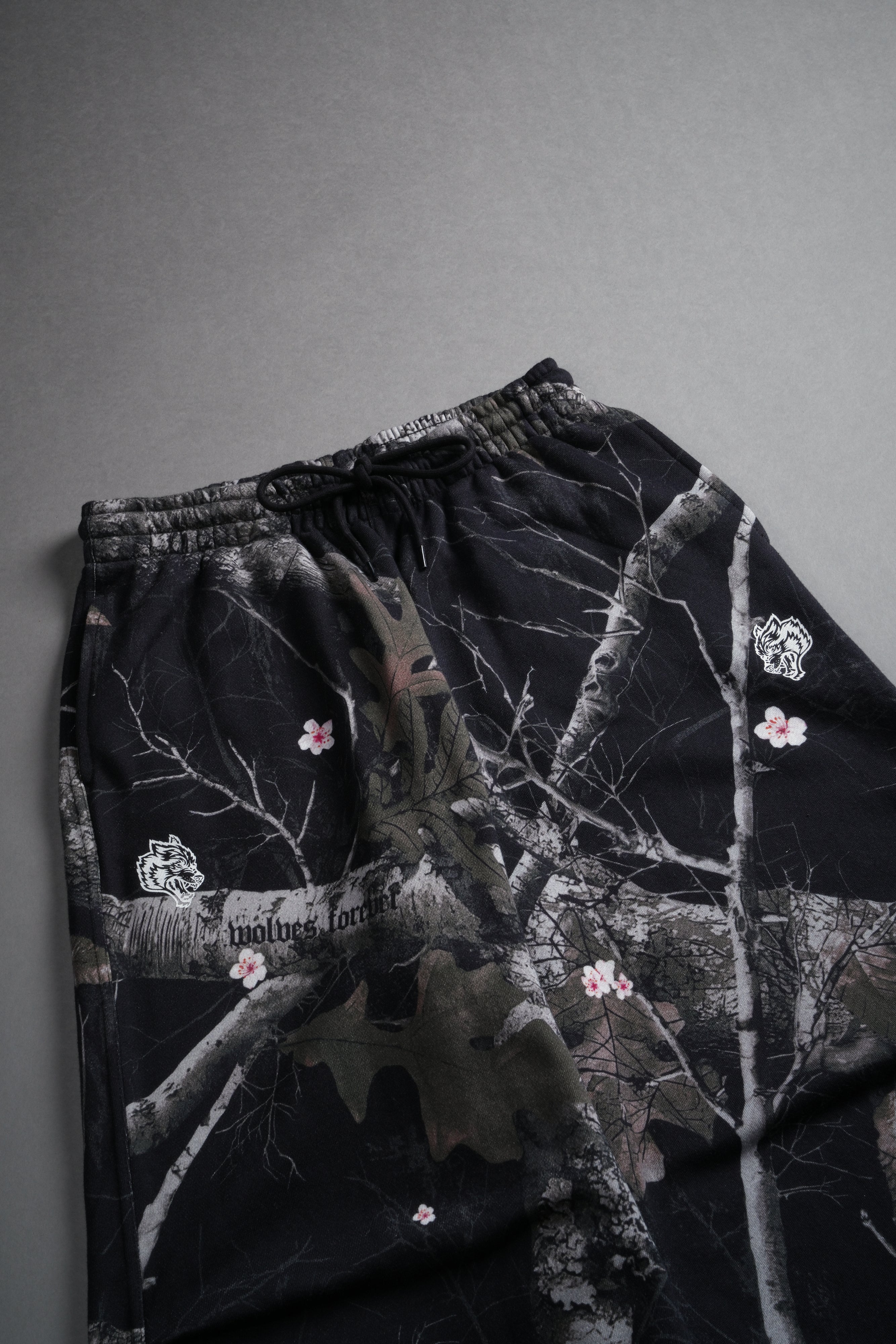 Dual Wolf Mia Sweat Pants in Darc Blossom Woodland Camo
