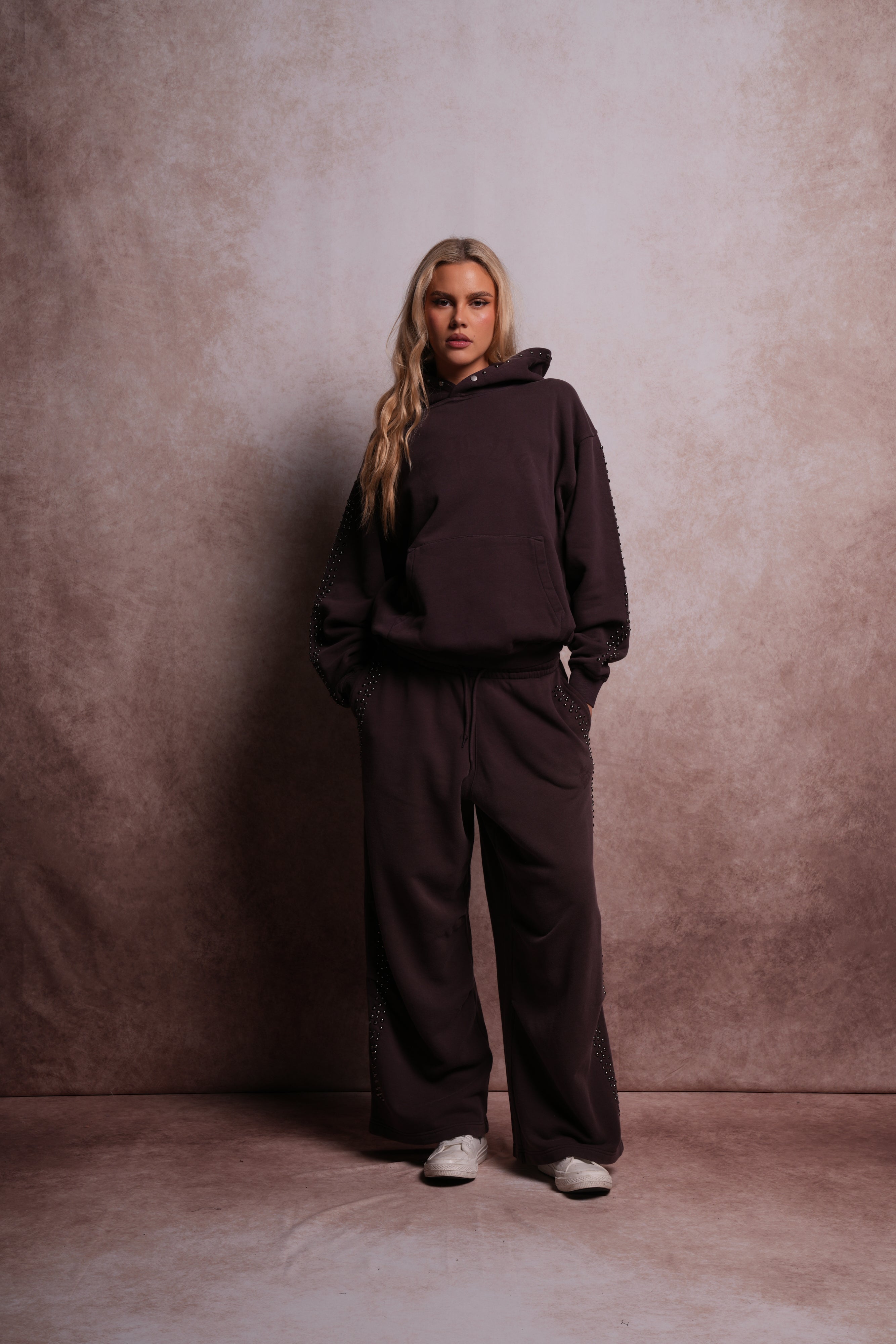 Dual Stud Mia Sweat Pants in Darc Garnet Horizon Sun Fade