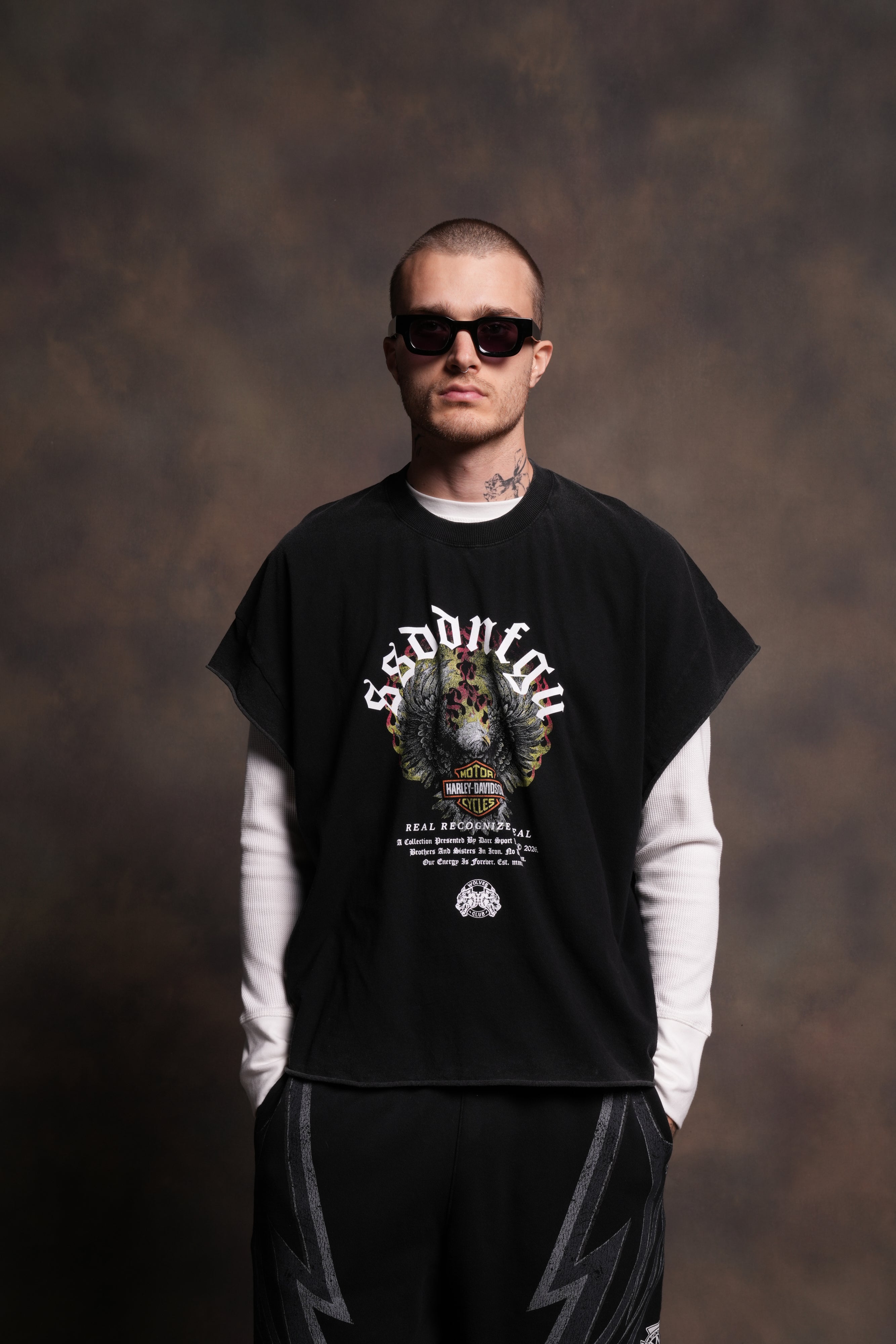 Wings of Fire Grunge Cut-Off Tee in Black