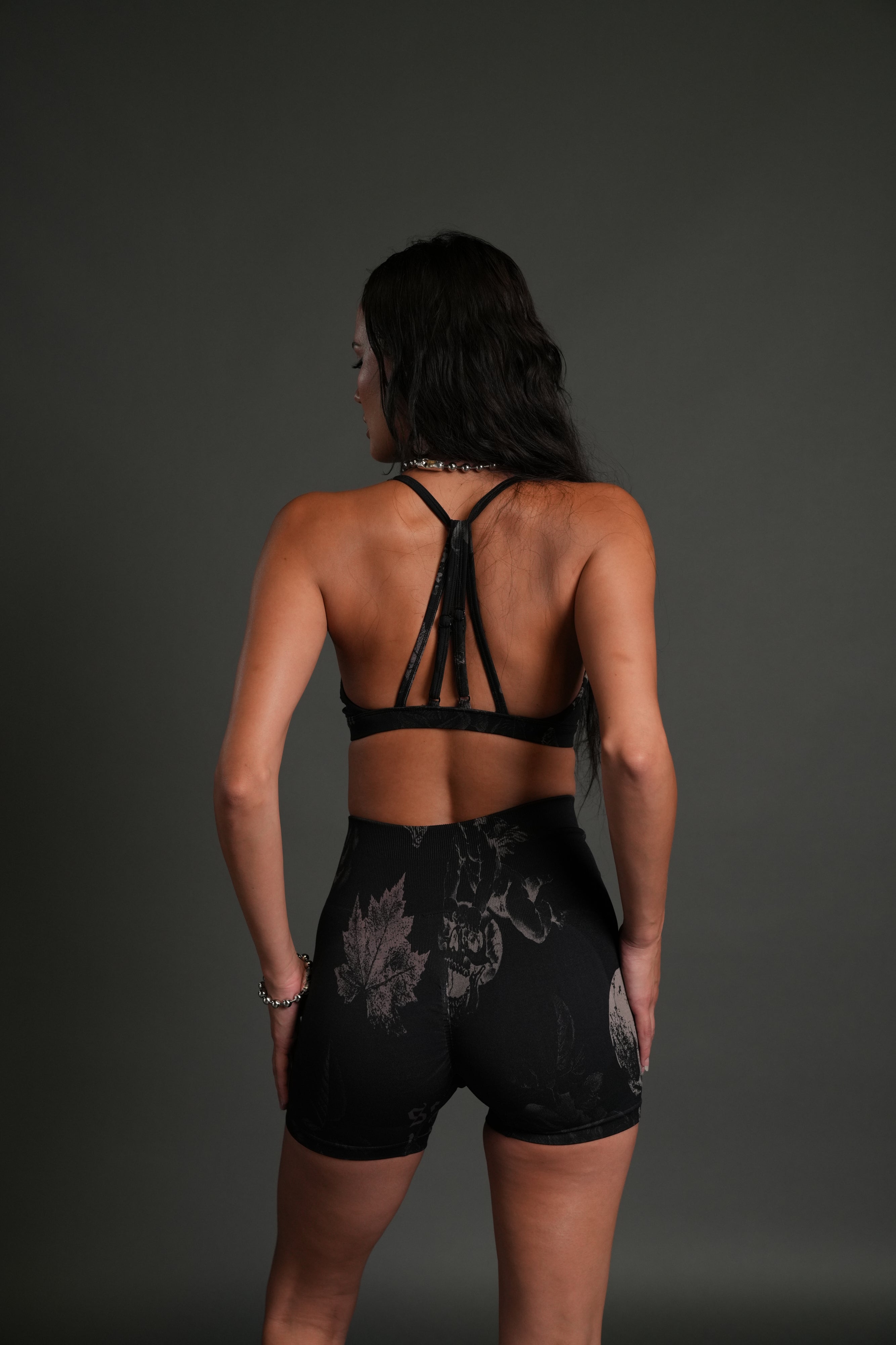 Single Wolf "Everson" Alexa Seamless Bra in Black Vinatas Flora