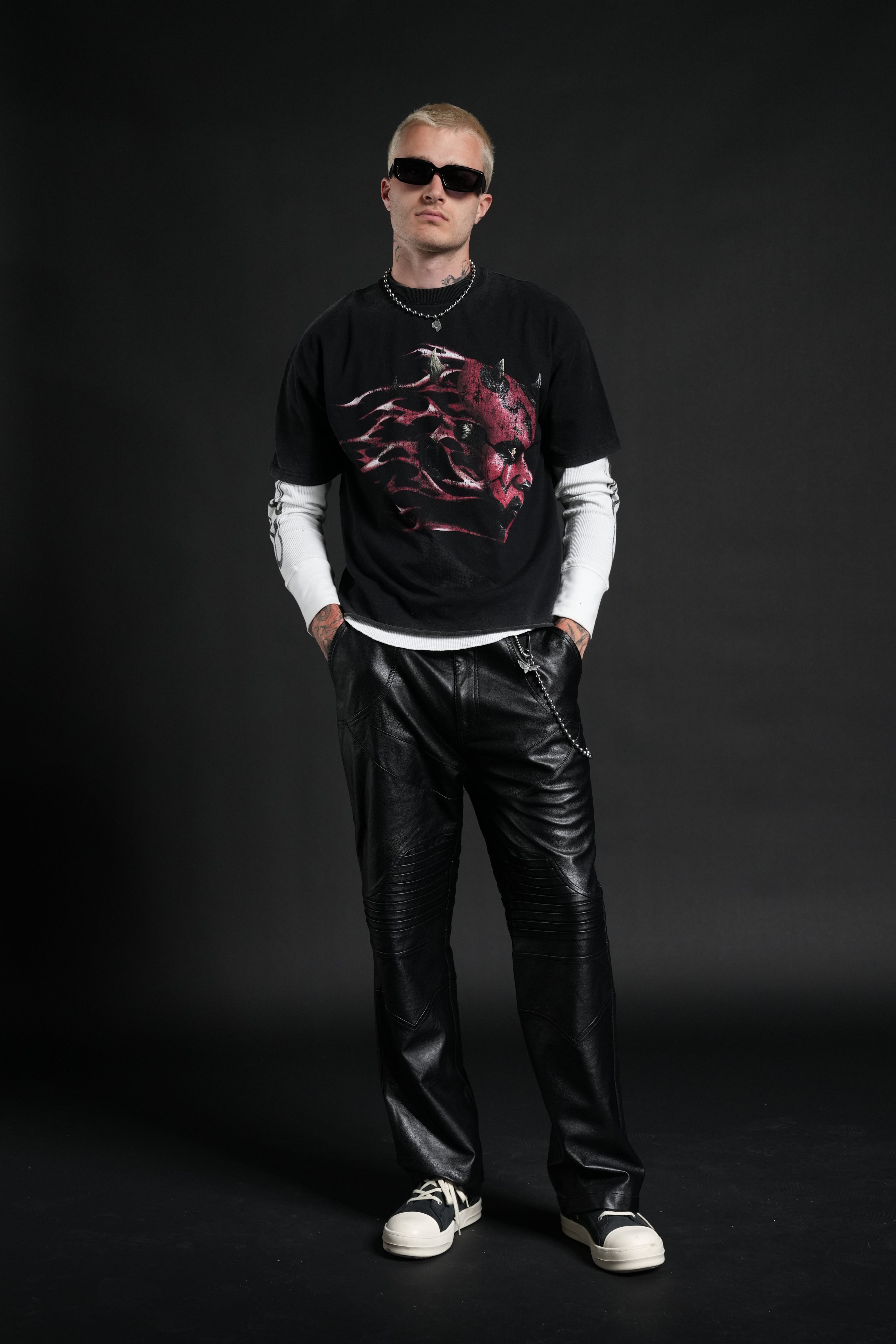 Sith Inferno Grunge Mid Length Raw Hem Tee in Black