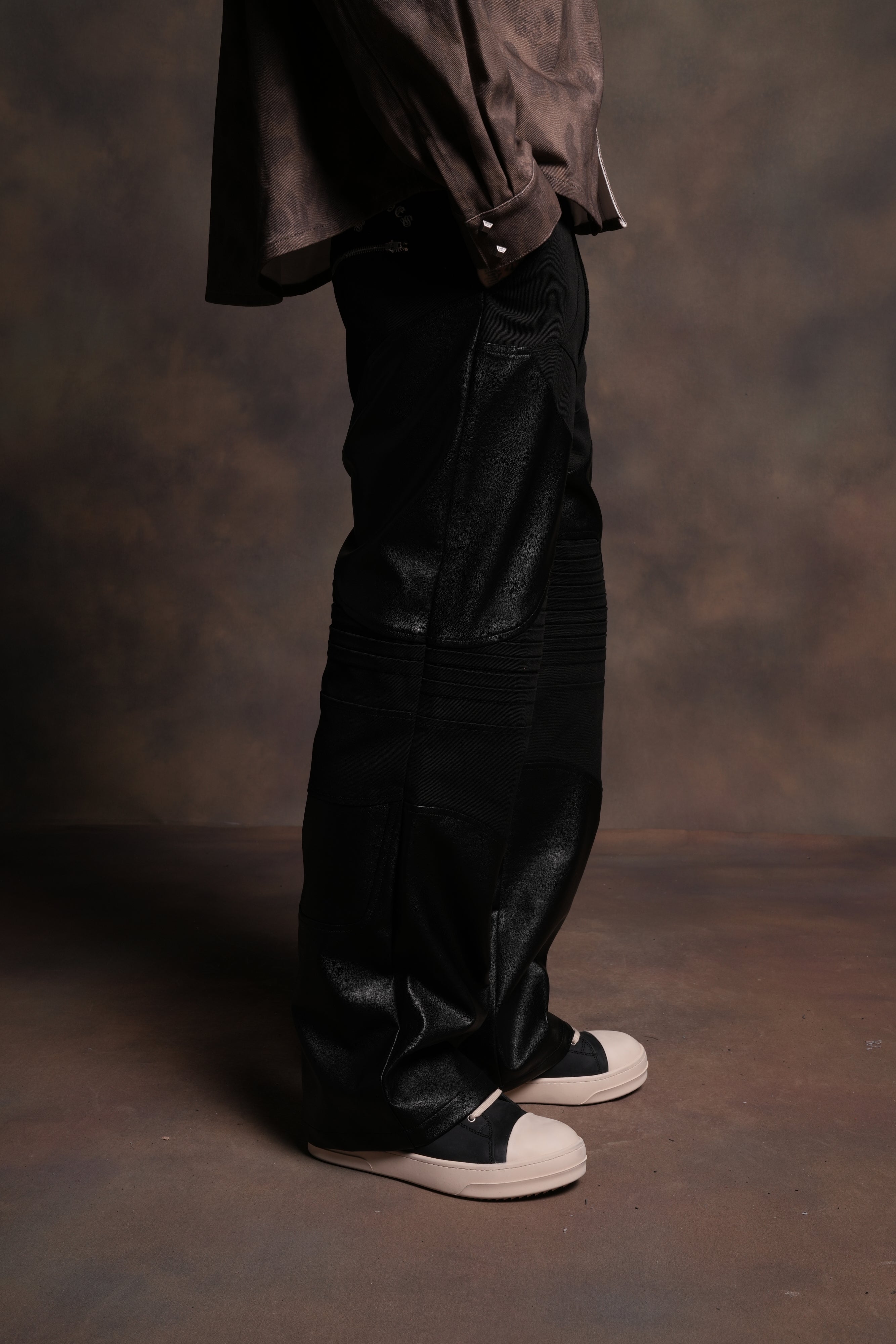 Wolf Chopper Onyx Pants in Black – DarcSport