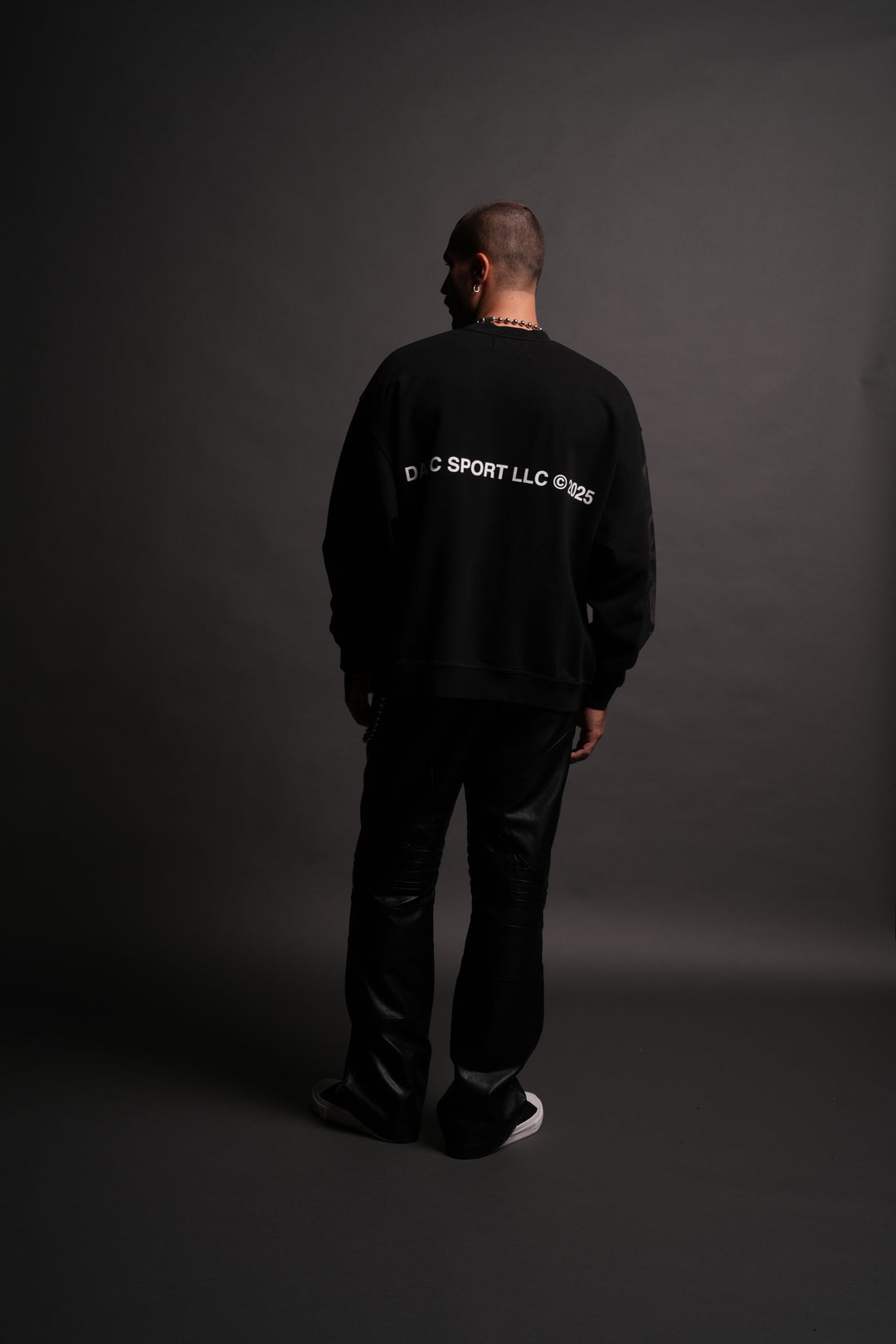 Death Wolf Grunge Oversized London Crewneck in Black