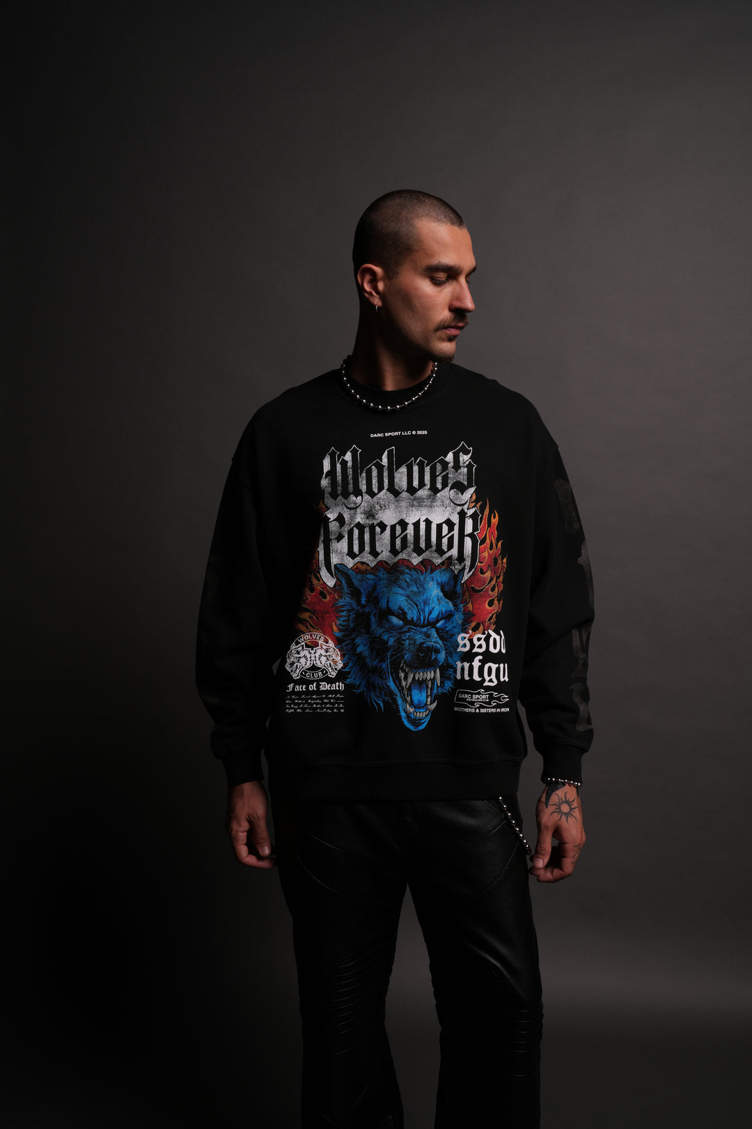 Death Wolf Grunge Oversized London Crewneck in Black