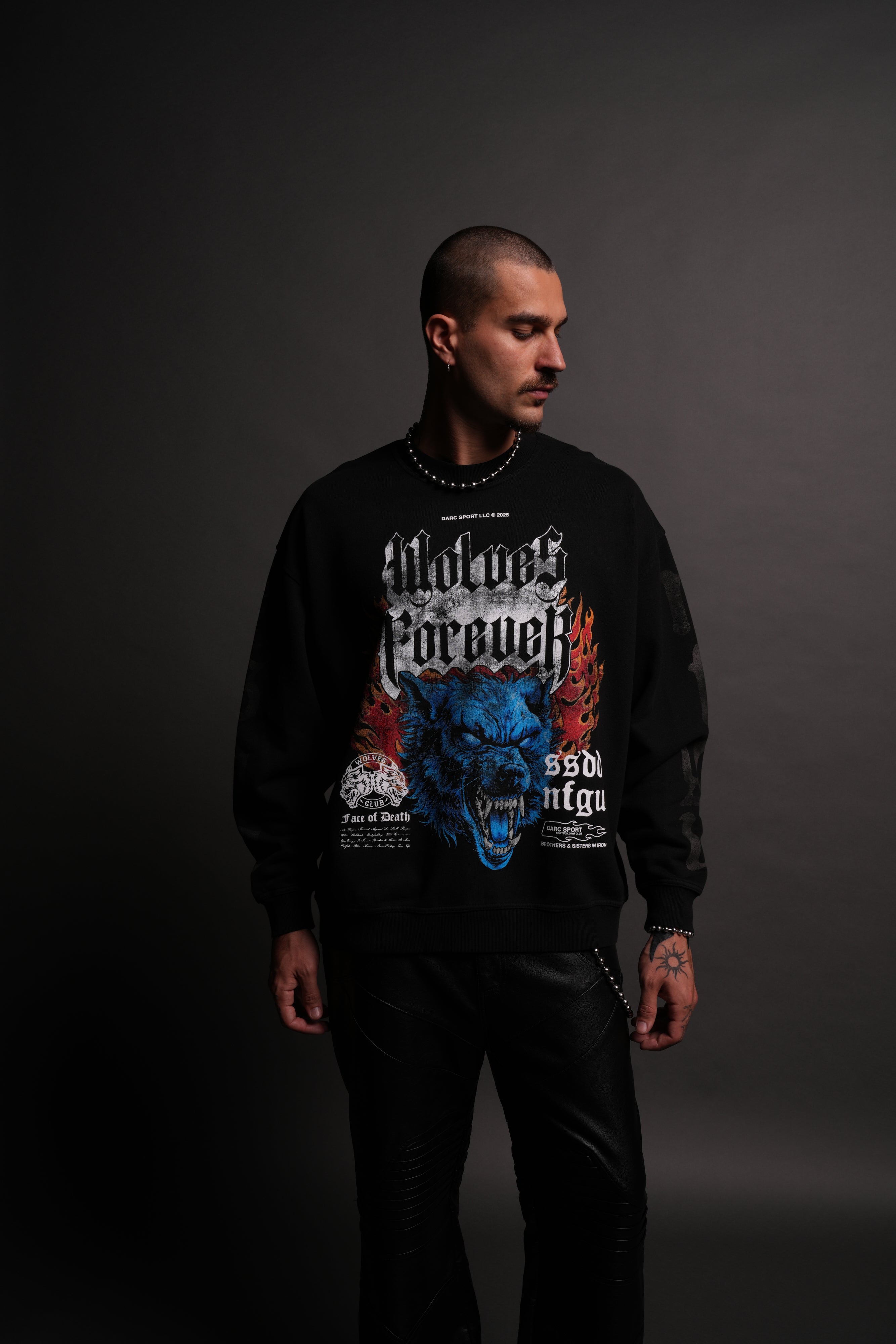 Death Wolf Grunge Oversized London Crewneck in Black