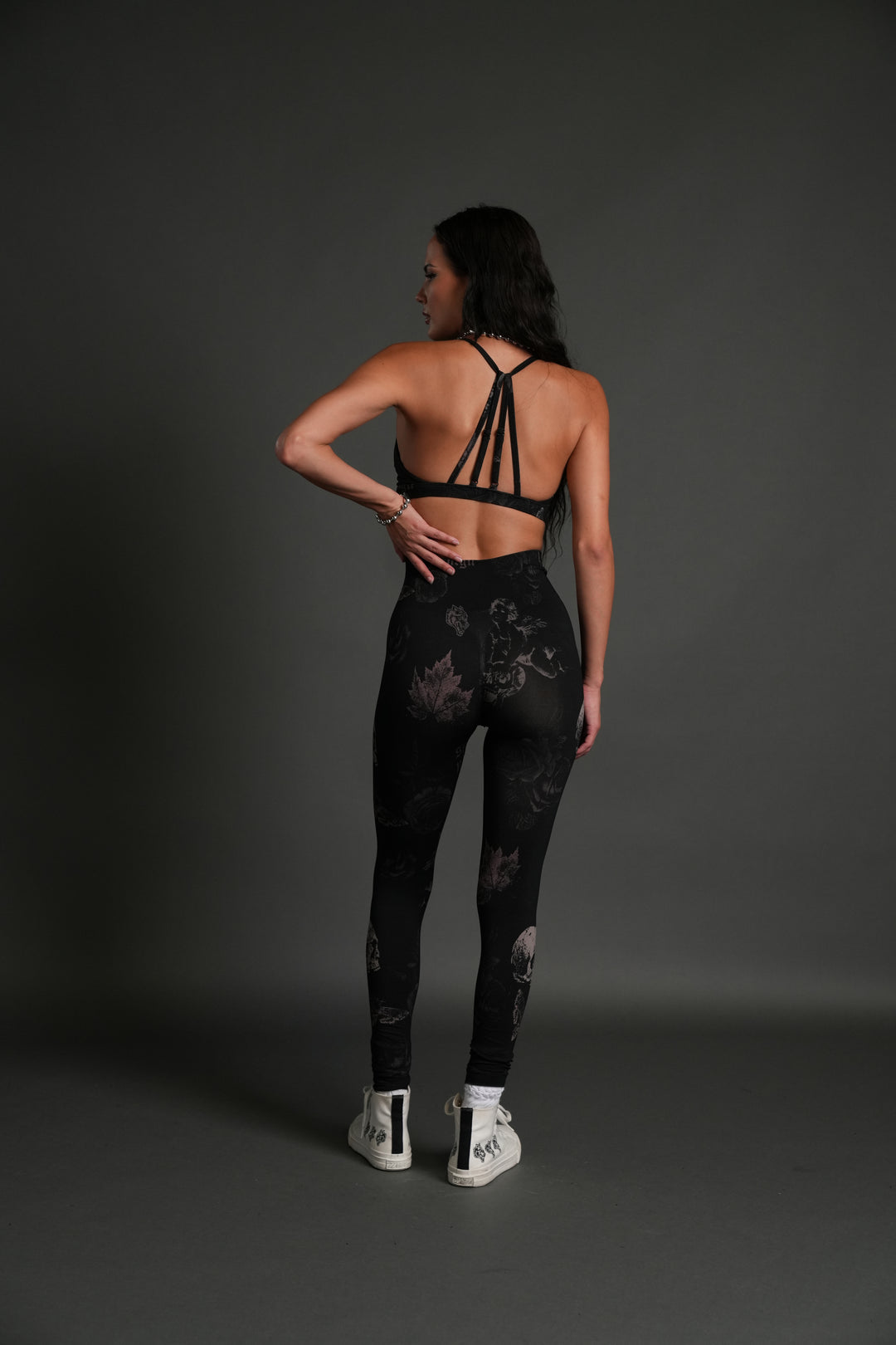 Omen "Everson" Scrunch Leggings in Black Vinatas Flora