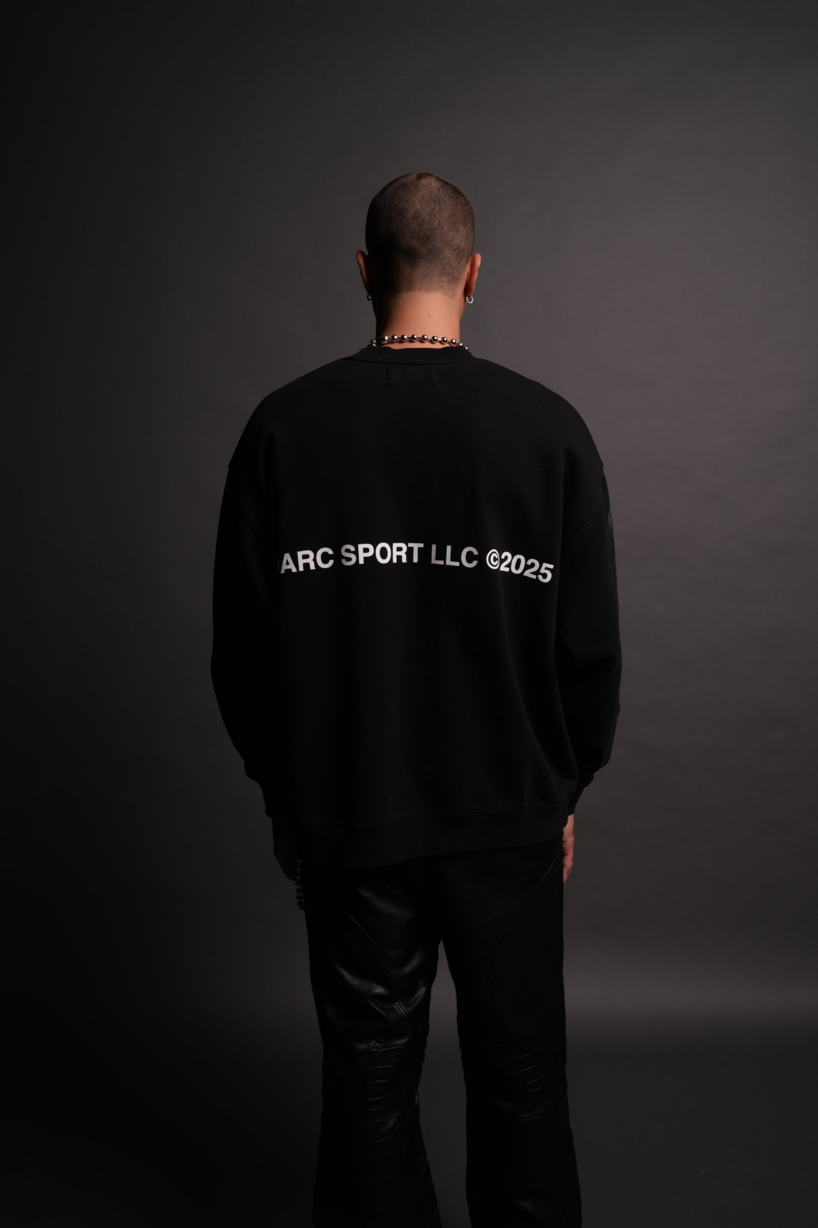 Death Wolf Grunge Oversized London Crewneck in Black