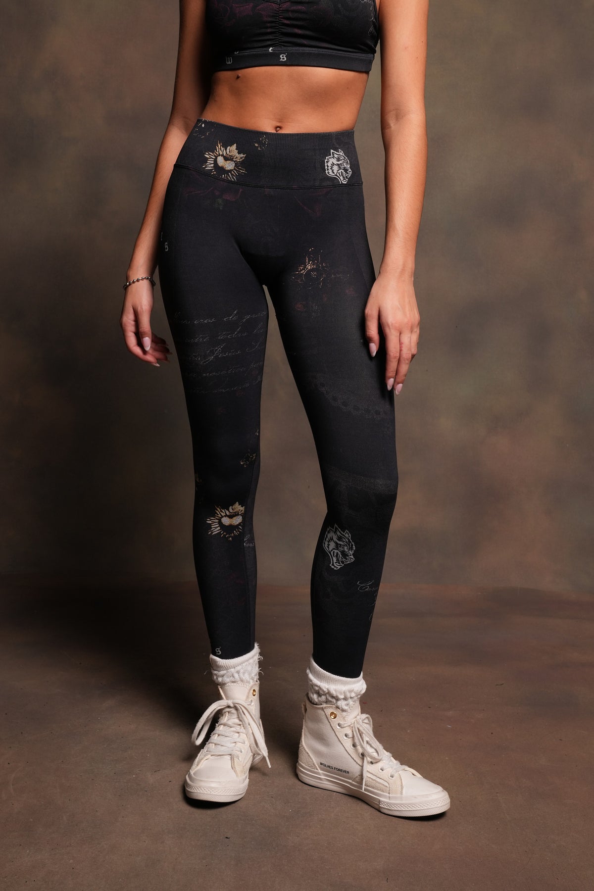 Wolves Pyramid Evey Seamless Leggings In Midnight Sorrow