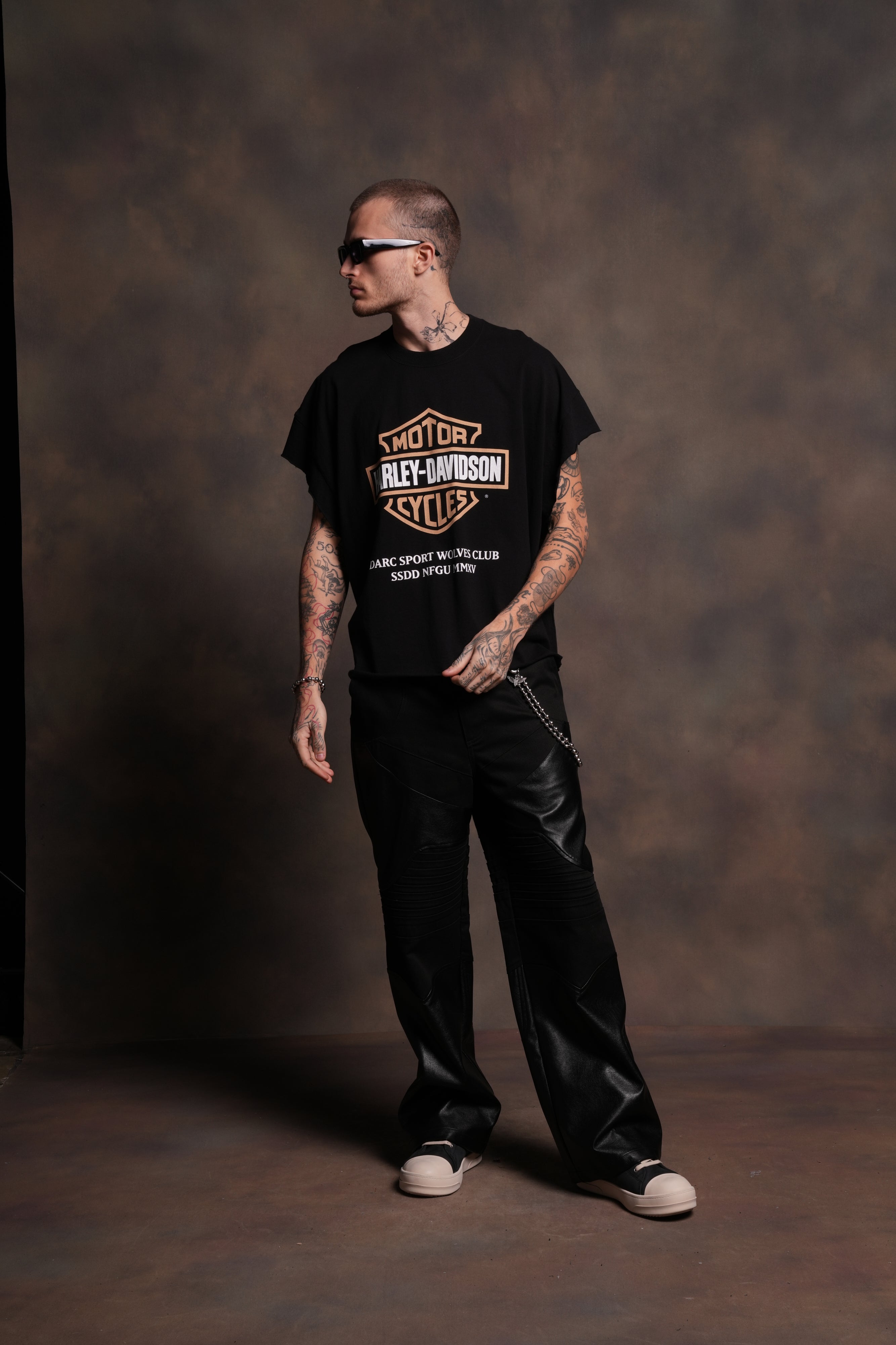 Our Clubs Grunge Cut-Off Tee in Black