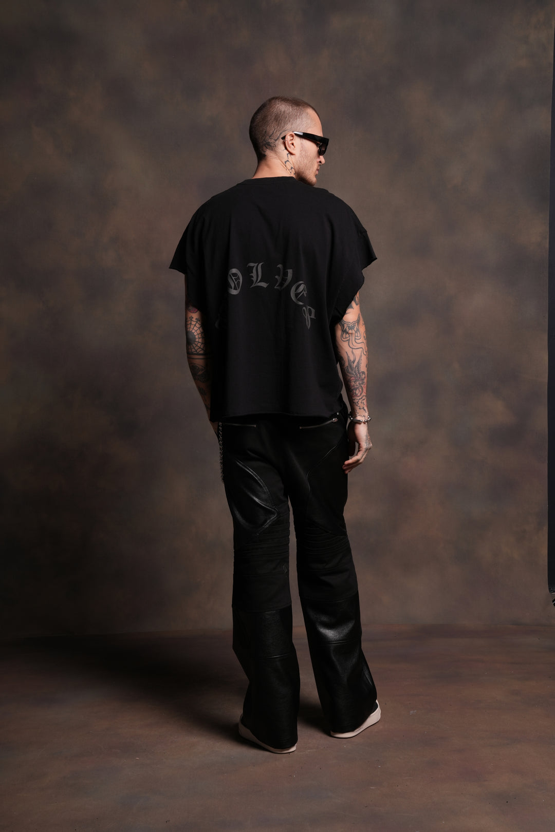 Our Clubs Grunge Cut-Off Tee in Black