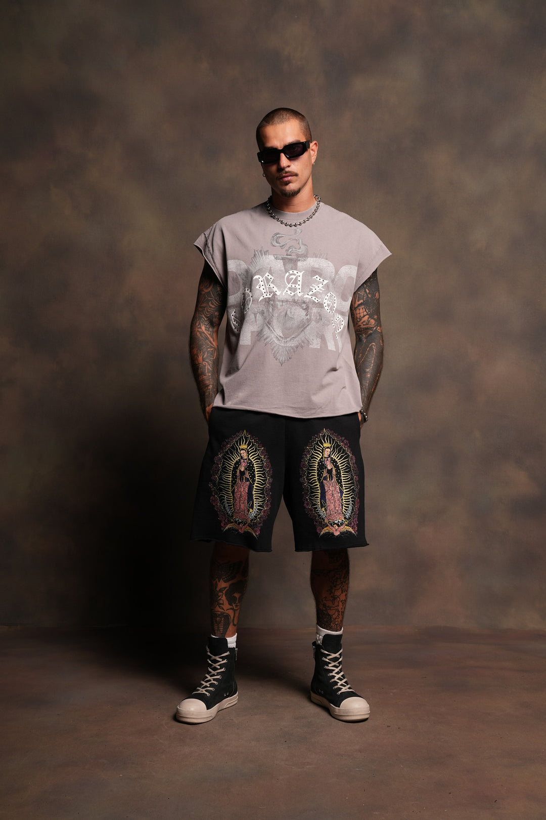 Ds Corazon Grunge Cut-Off Tee In Pale Gray