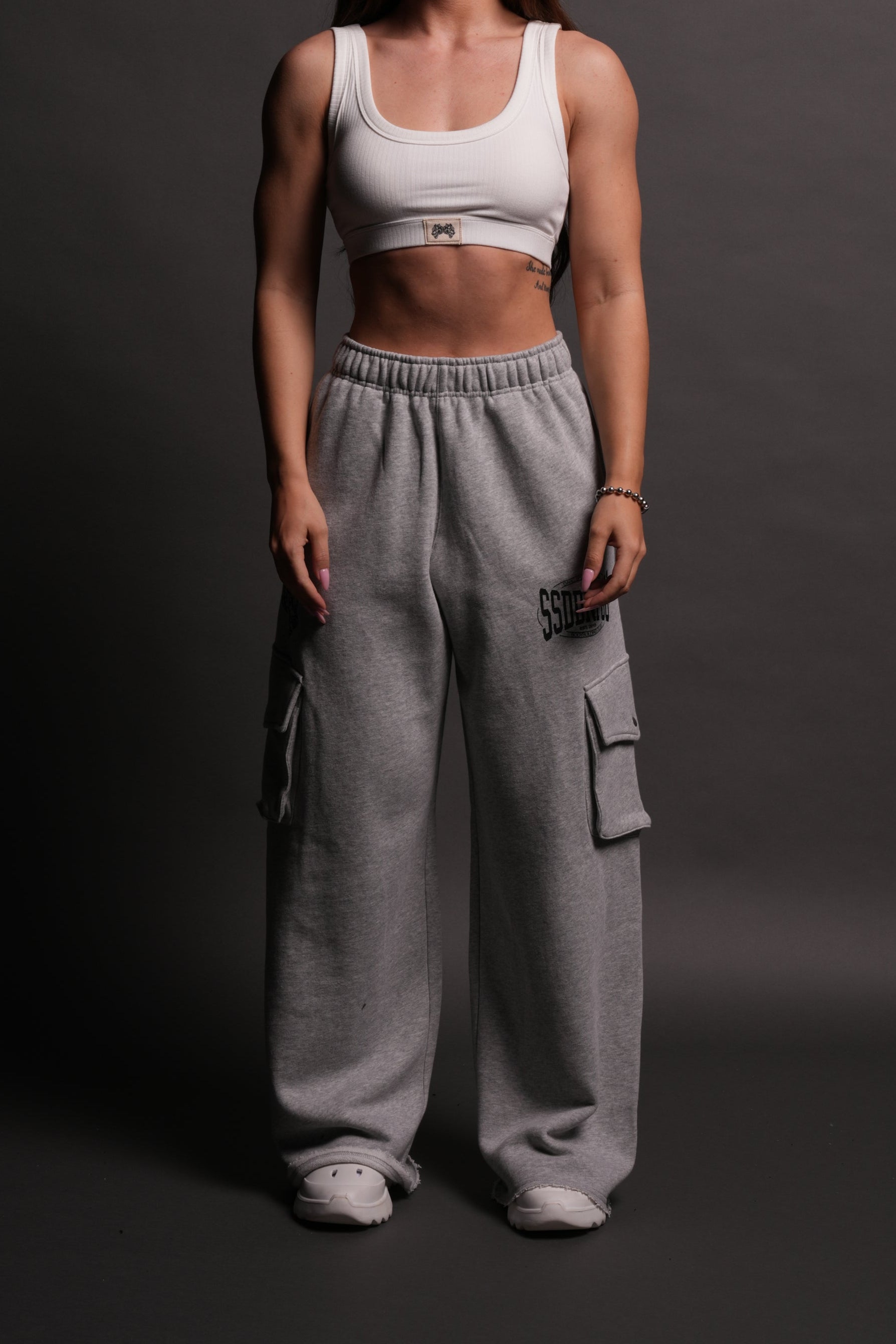 パンツ darc sport Cargo Sweat Pants Dual Wolf Mia Cargo Sweat Pants in Cherry Blossom – DarcSport