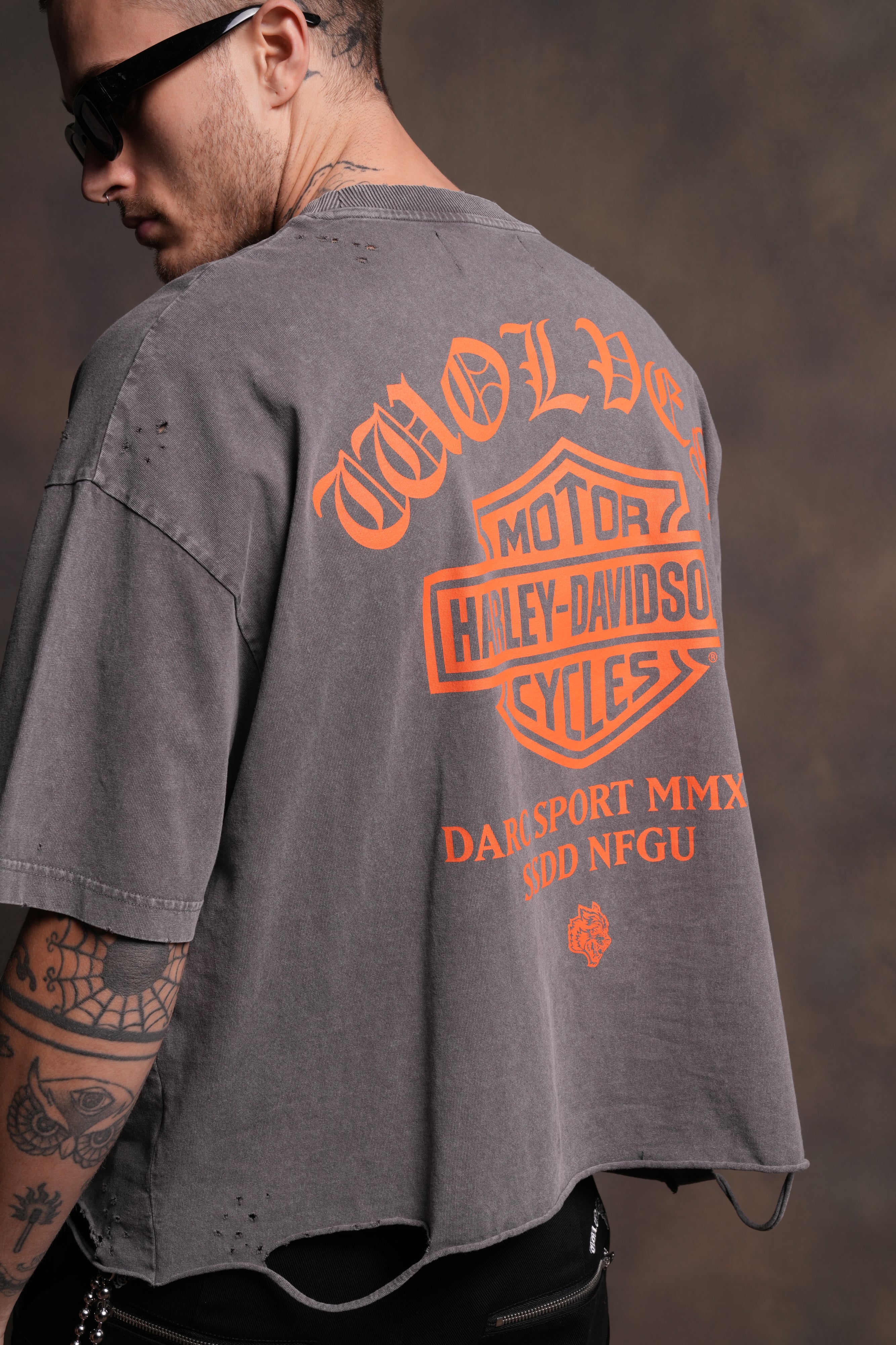 Harley-Davidson Wolves Distressed Grunge "Box Cut" Tee in Slate Gray