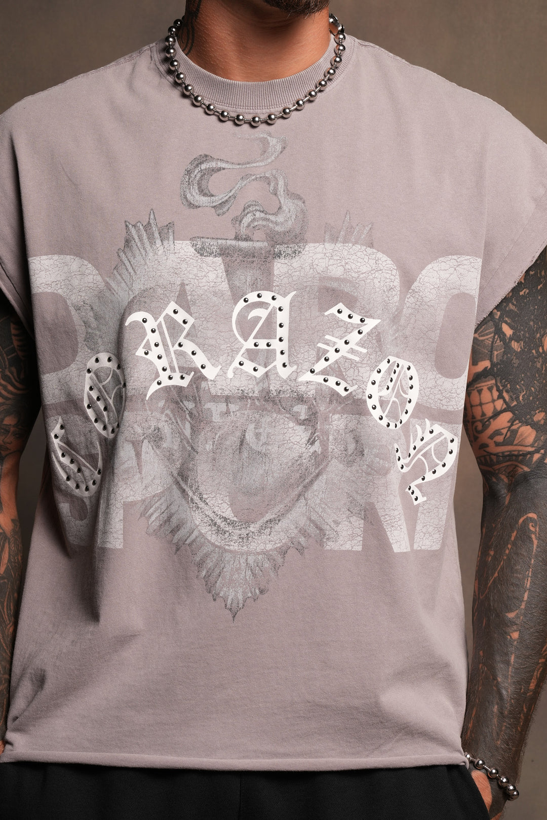 Ds Corazon Grunge Cut-Off Tee In Pale Gray