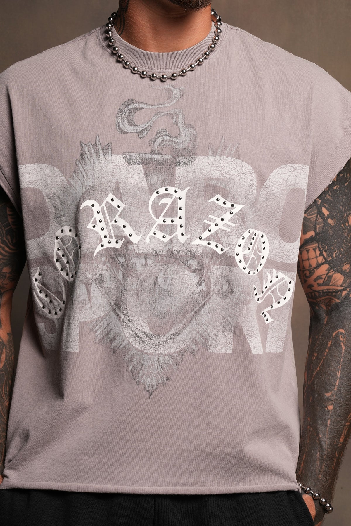 Ds Corazon Grunge Cut-Off Tee In Pale Gray