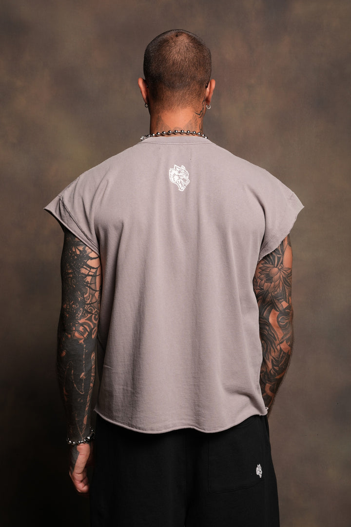 Ds Corazon Grunge Cut-Off Tee In Pale Gray