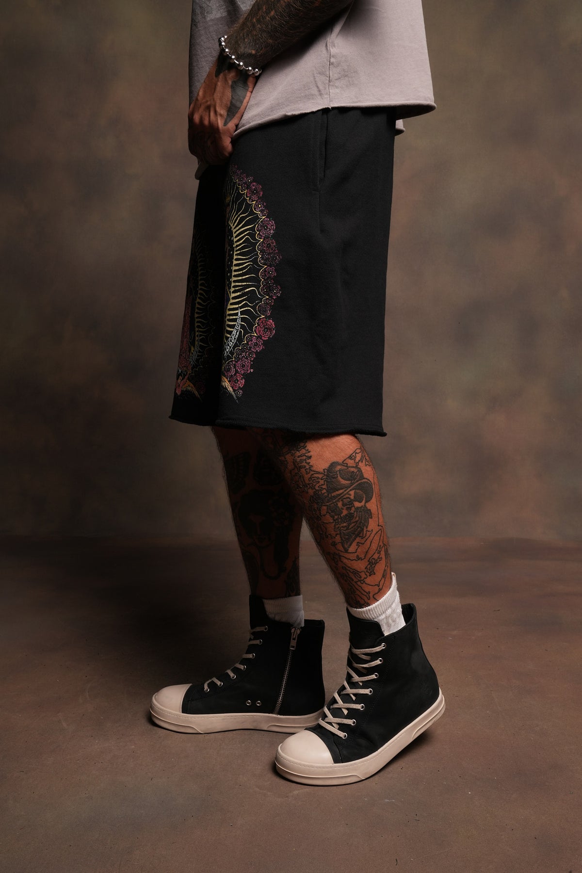 Dama De Las Rosas Grunge Oversized Raw Hem Post Lounge Sweat Shorts In Black