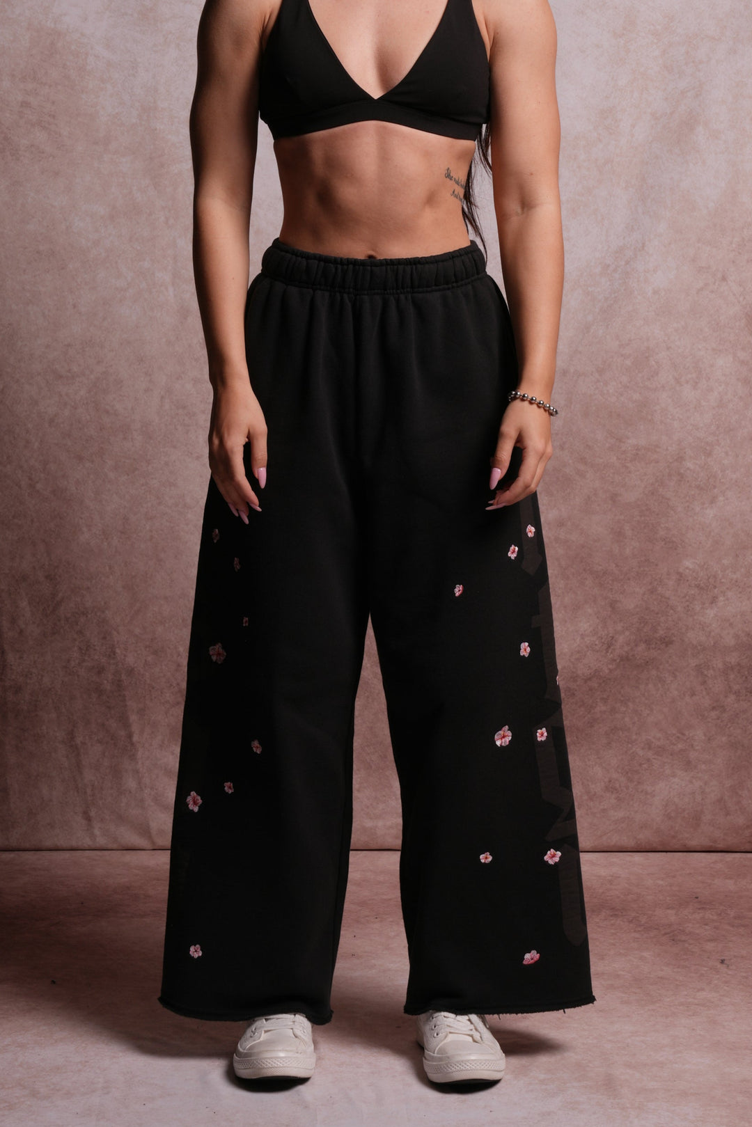 Blossom Forever Durst Sweats V2 in Black