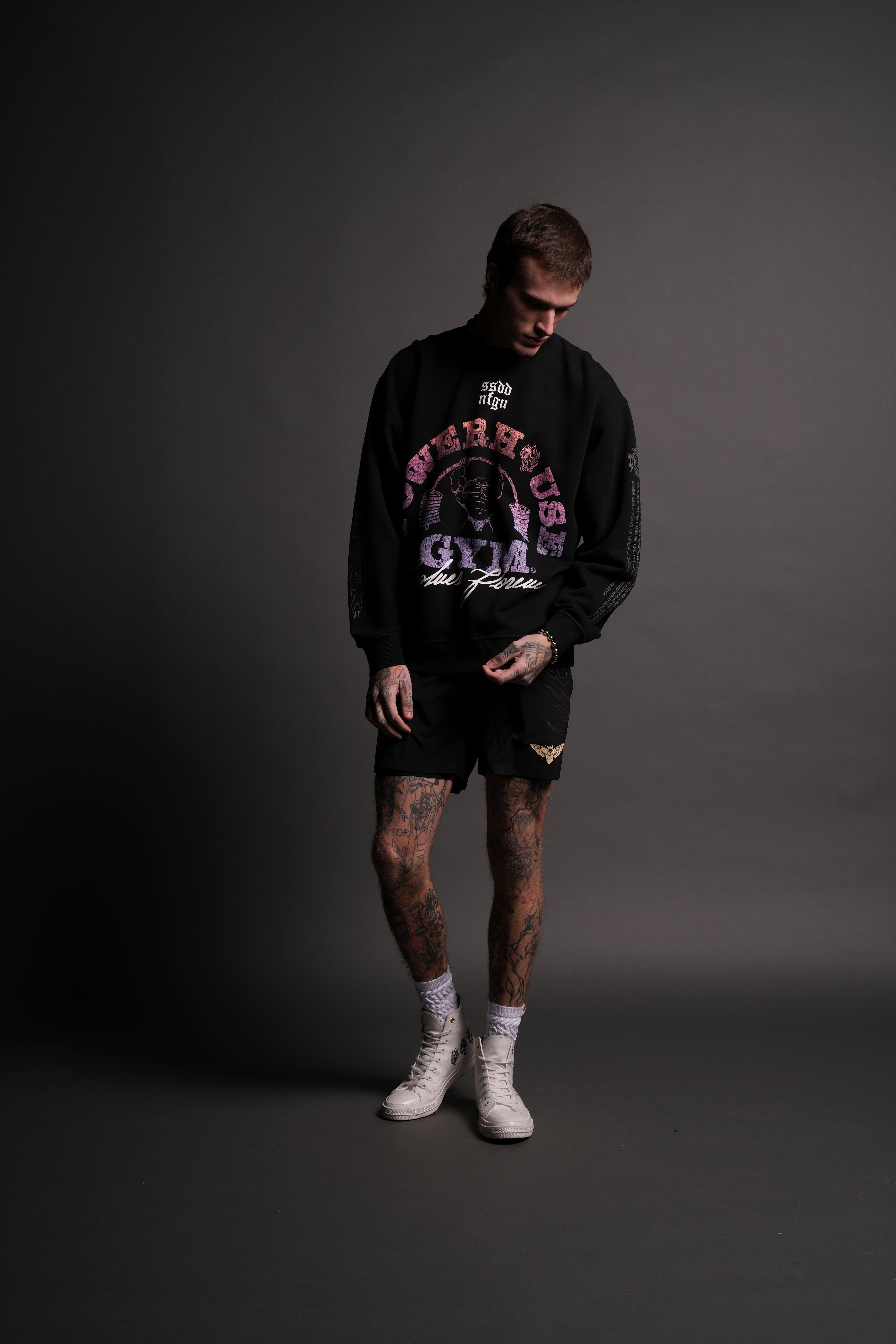 Wolves House Unisex London Crewneck in Black