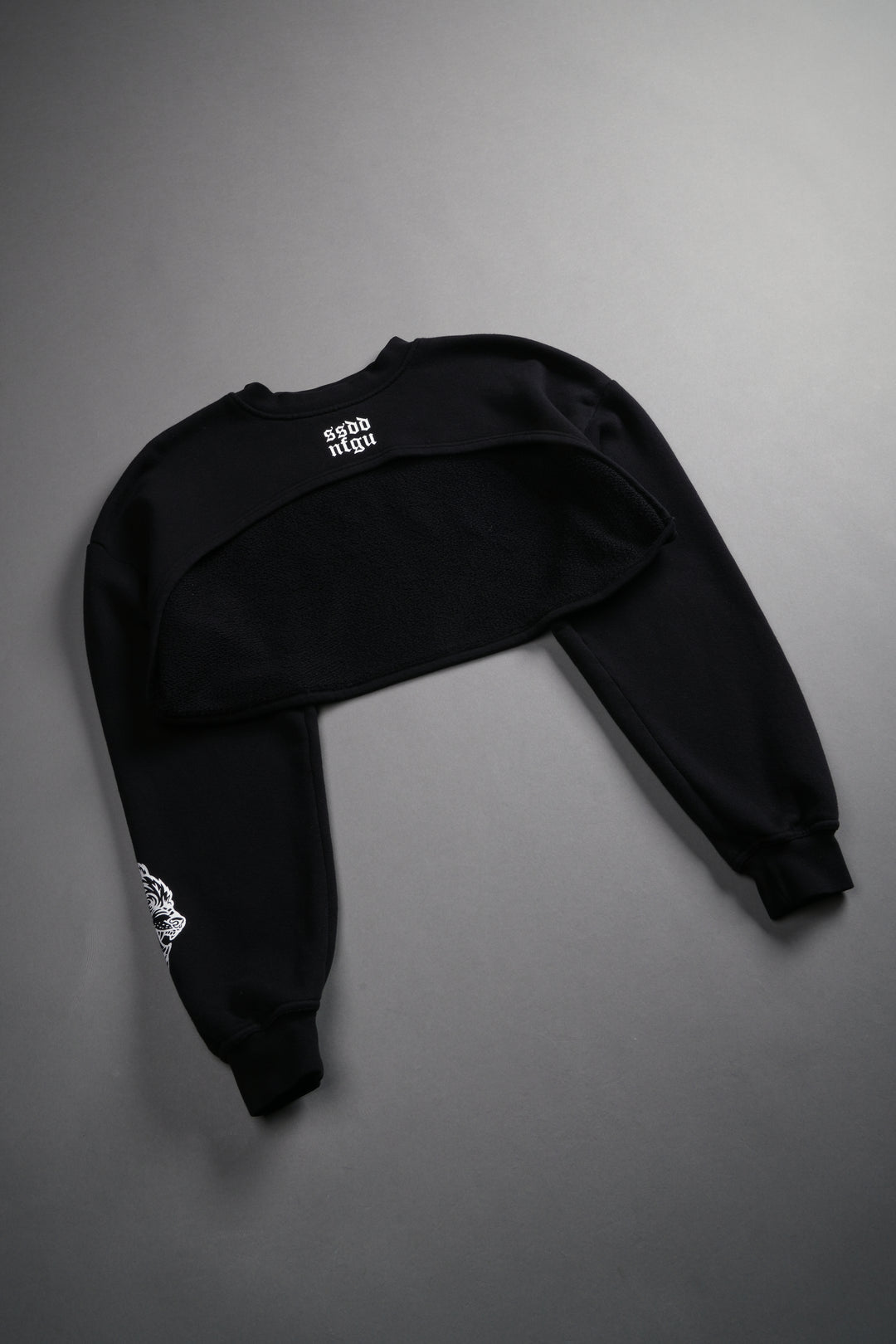 Wolves Mantra "Willow" Cropped Crewneck in Black