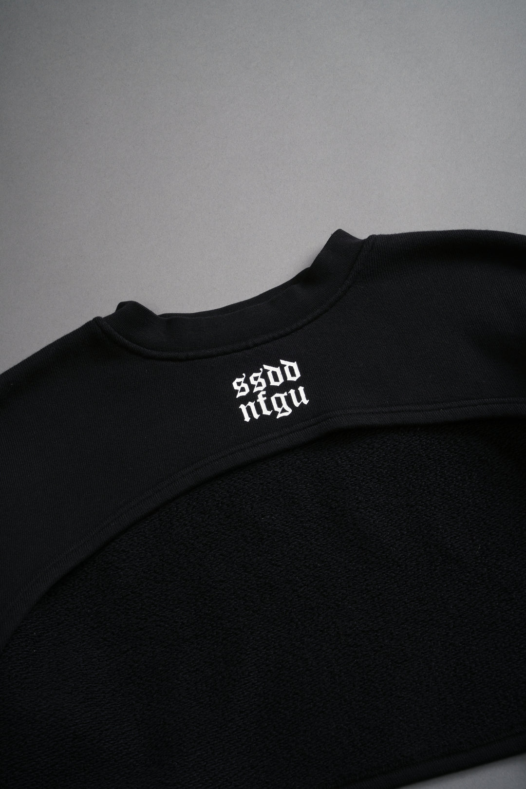 Wolves Mantra "Willow" Cropped Crewneck in Black
