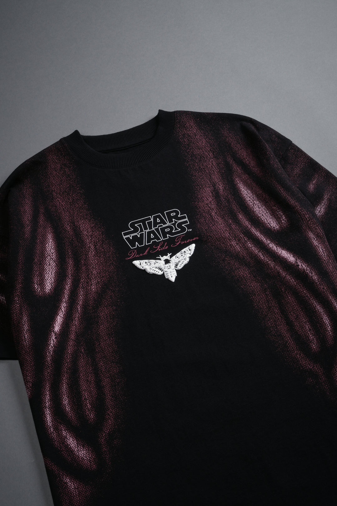 Dark Flame Grunge Mid Length Raw Hem Tee in Black