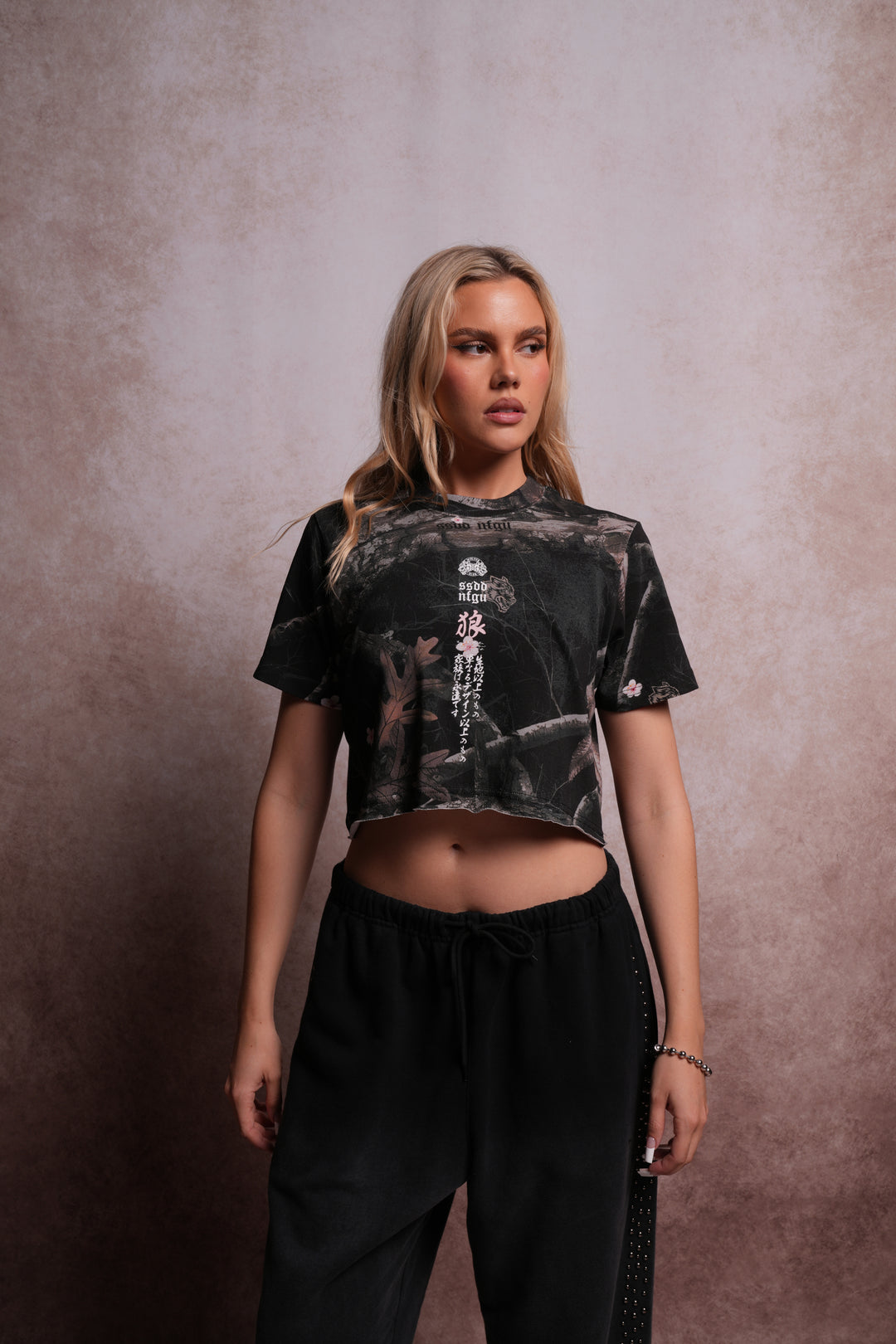 Wolves Code "Premium" (Cropped) Tee in Darc Blossom Woodland Camo