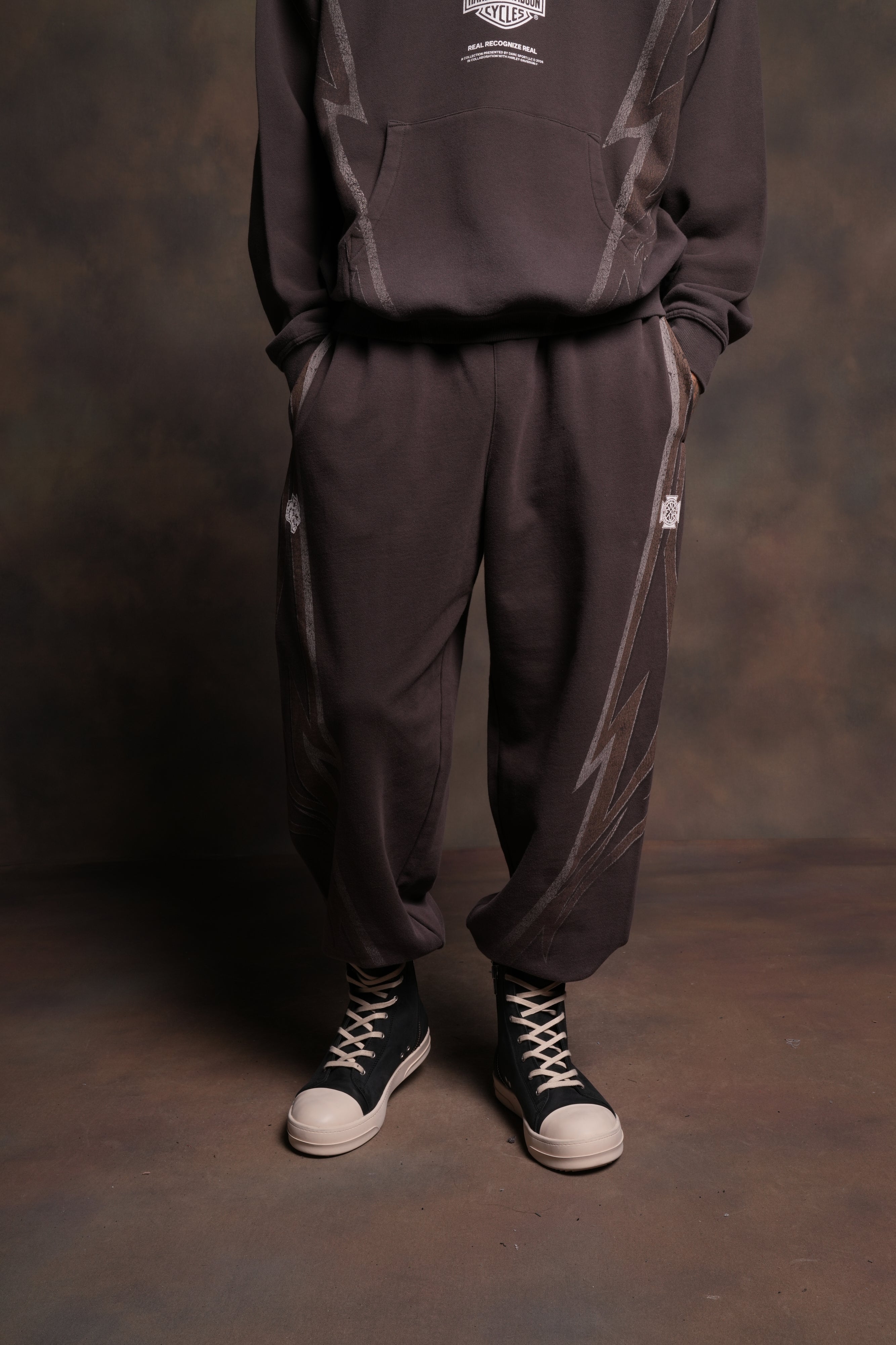 Real Recognize Real Unisex Lounger Sweat Pants in Darc Brown Drift Wash