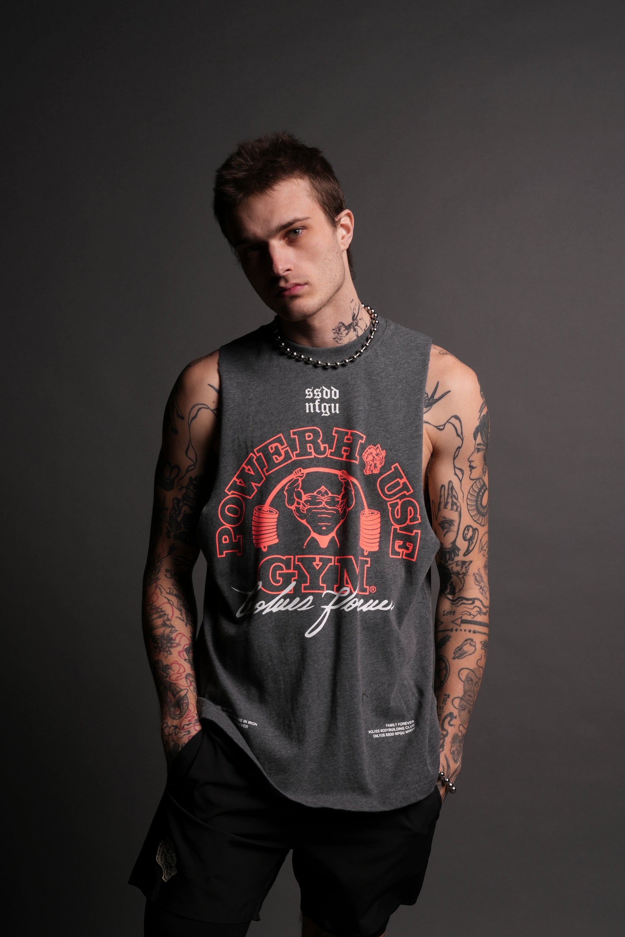 Wolves House "Tommy" Muscle Tee in Darc Heather Gray