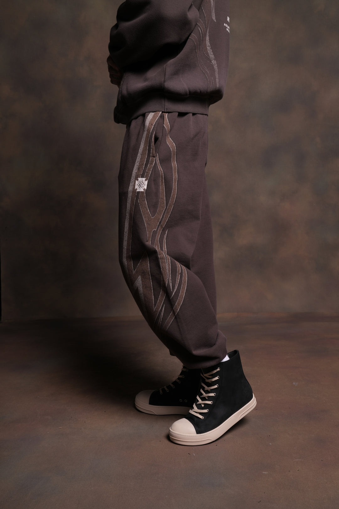 Real Recognize Real Unisex Lounger Sweat Pants in Darc Brown Drift Wash