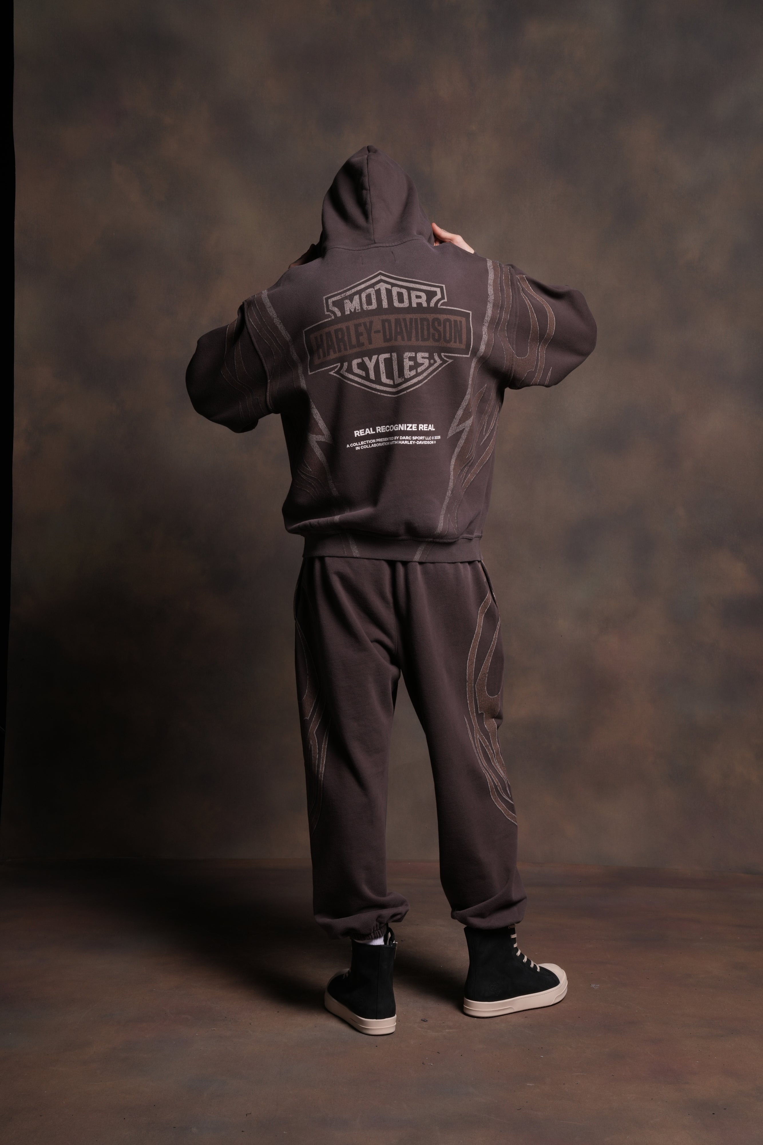 Real Recognize Real Unisex Lounger Sweat Pants in Darc Brown Drift Wash