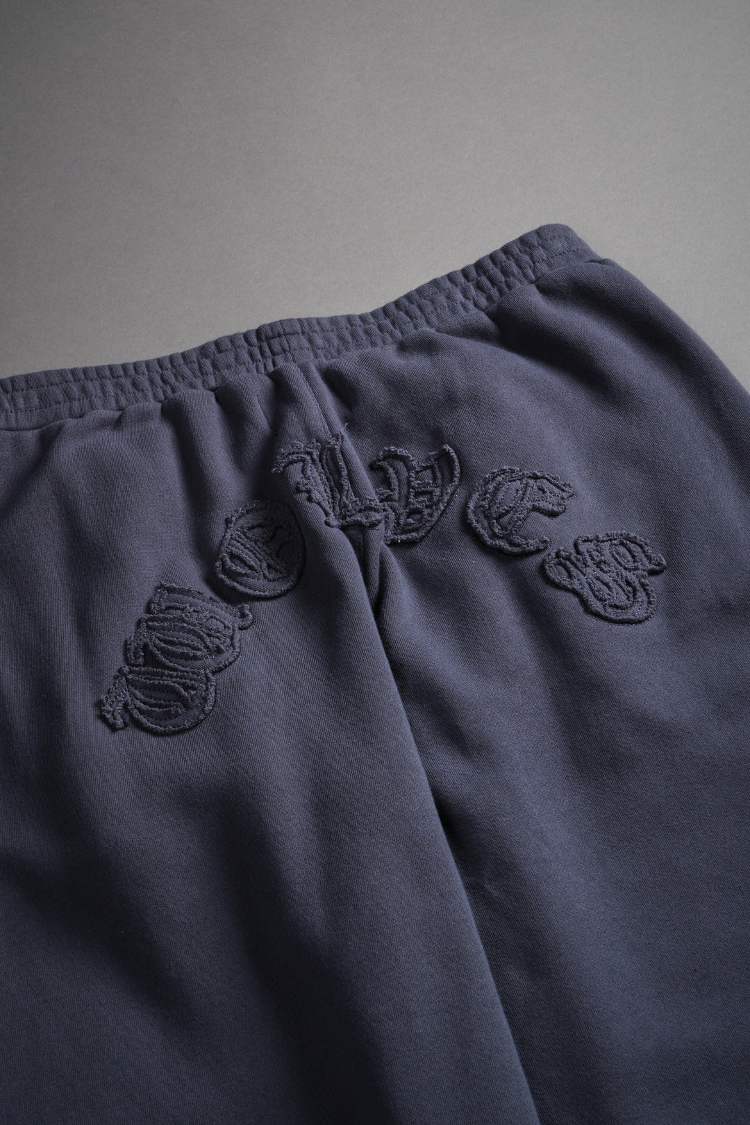Chopper Appliqué "Yara" Pleated Sweat Pants V2 in Midnight Blue