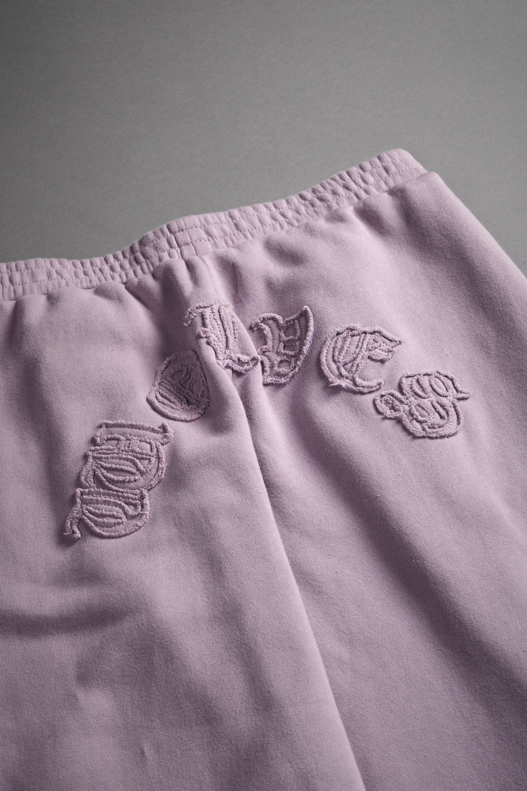 Chopper Appliqué "Yara" Pleated Sweat Pants V2 in Purple Smoke