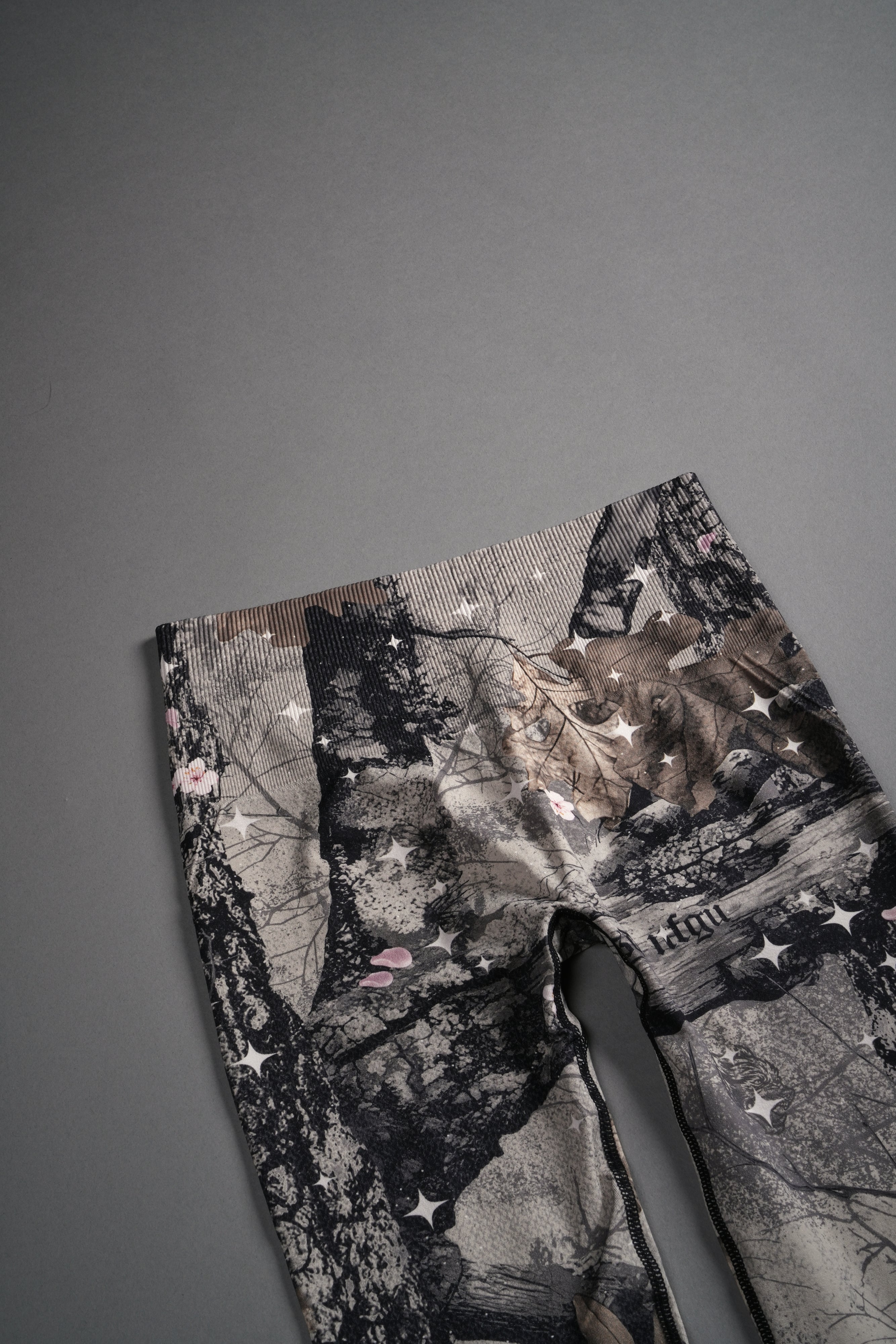 Big Wolf "Everson" Huxley Scrunch Leggings in Starry Blossom Woodland Camo
