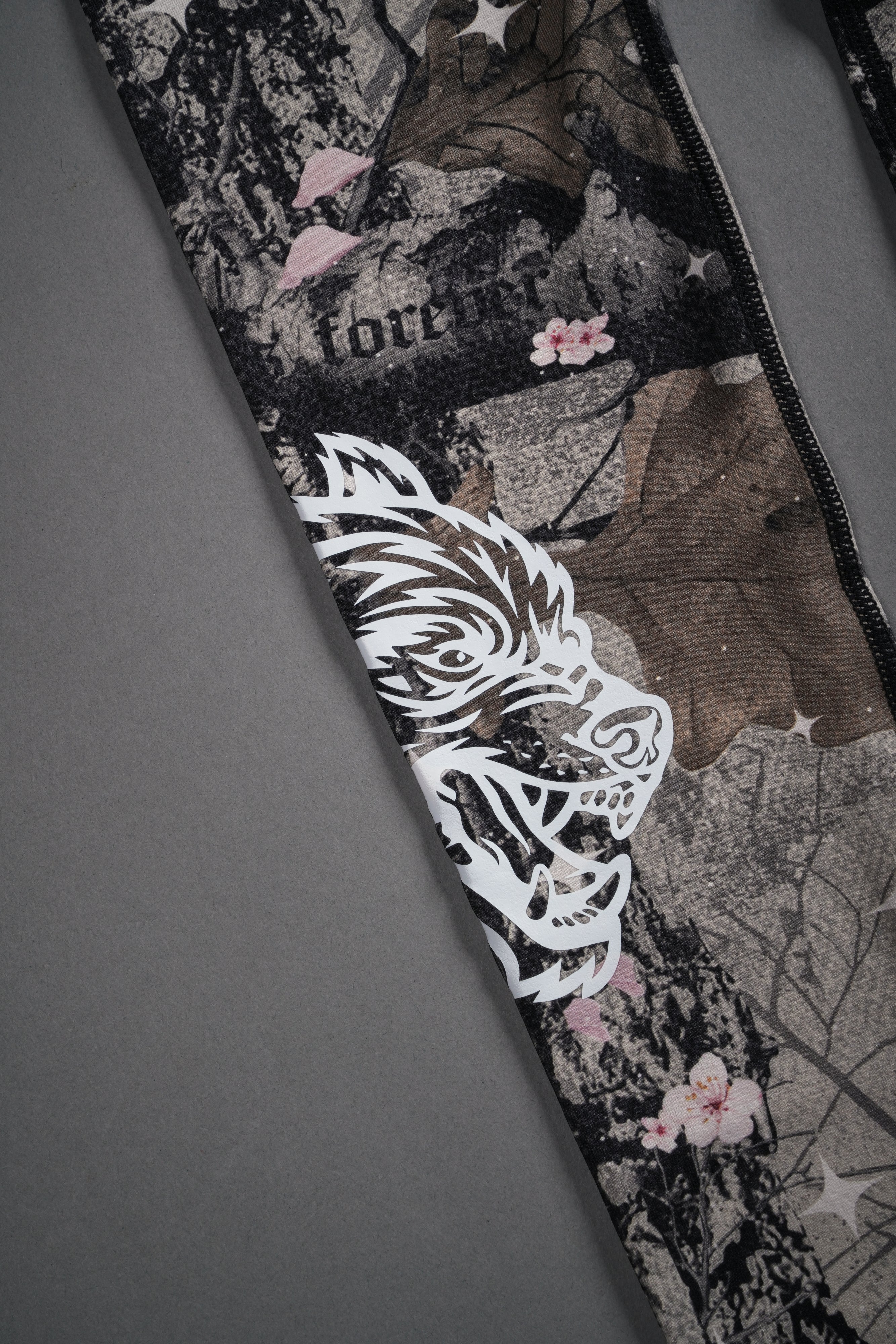 Big Wolf "Everson" Huxley Scrunch Leggings in Starry Blossom Woodland Camo