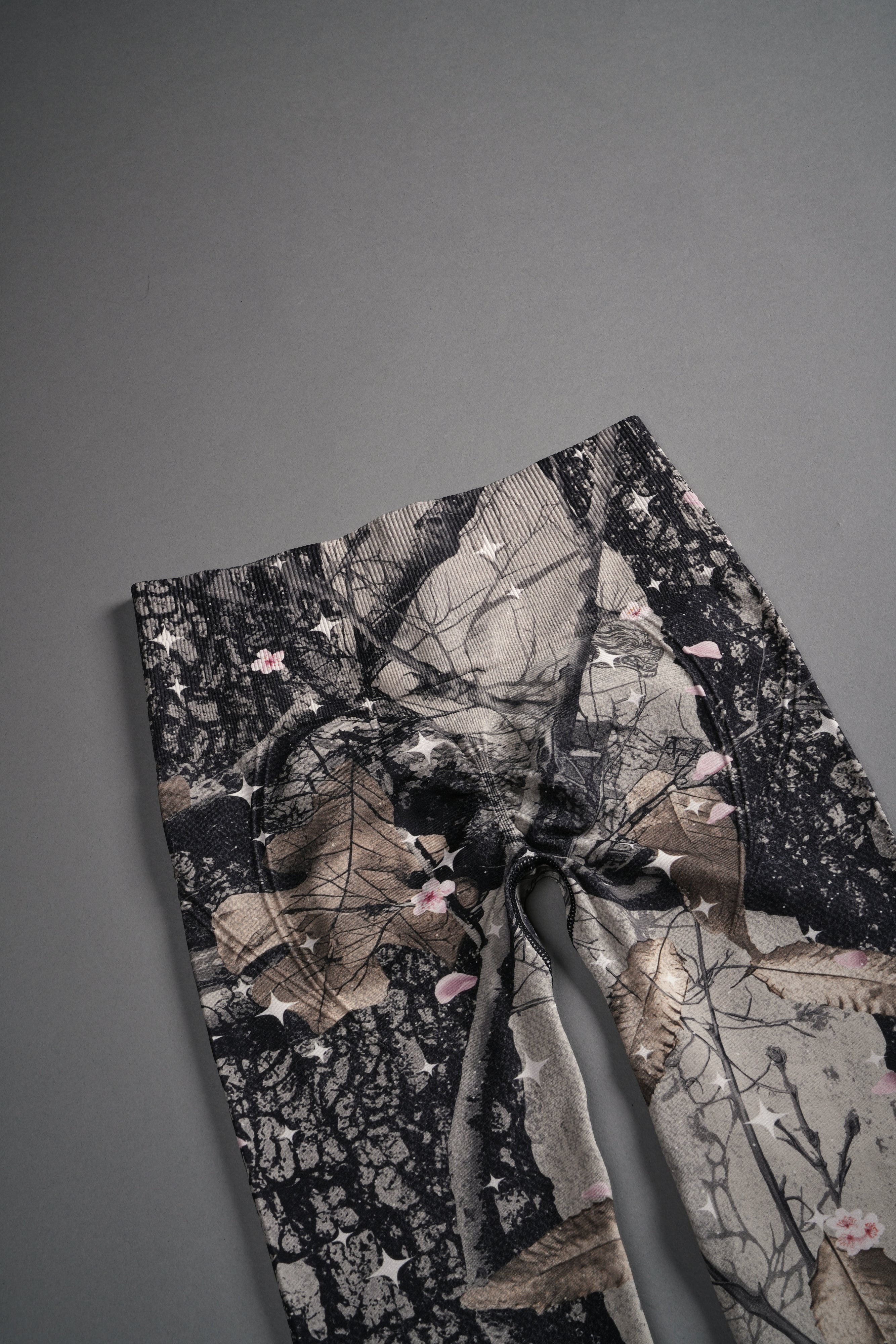 Big Wolf "Everson" Huxley Scrunch Leggings in Starry Blossom Woodland Camo