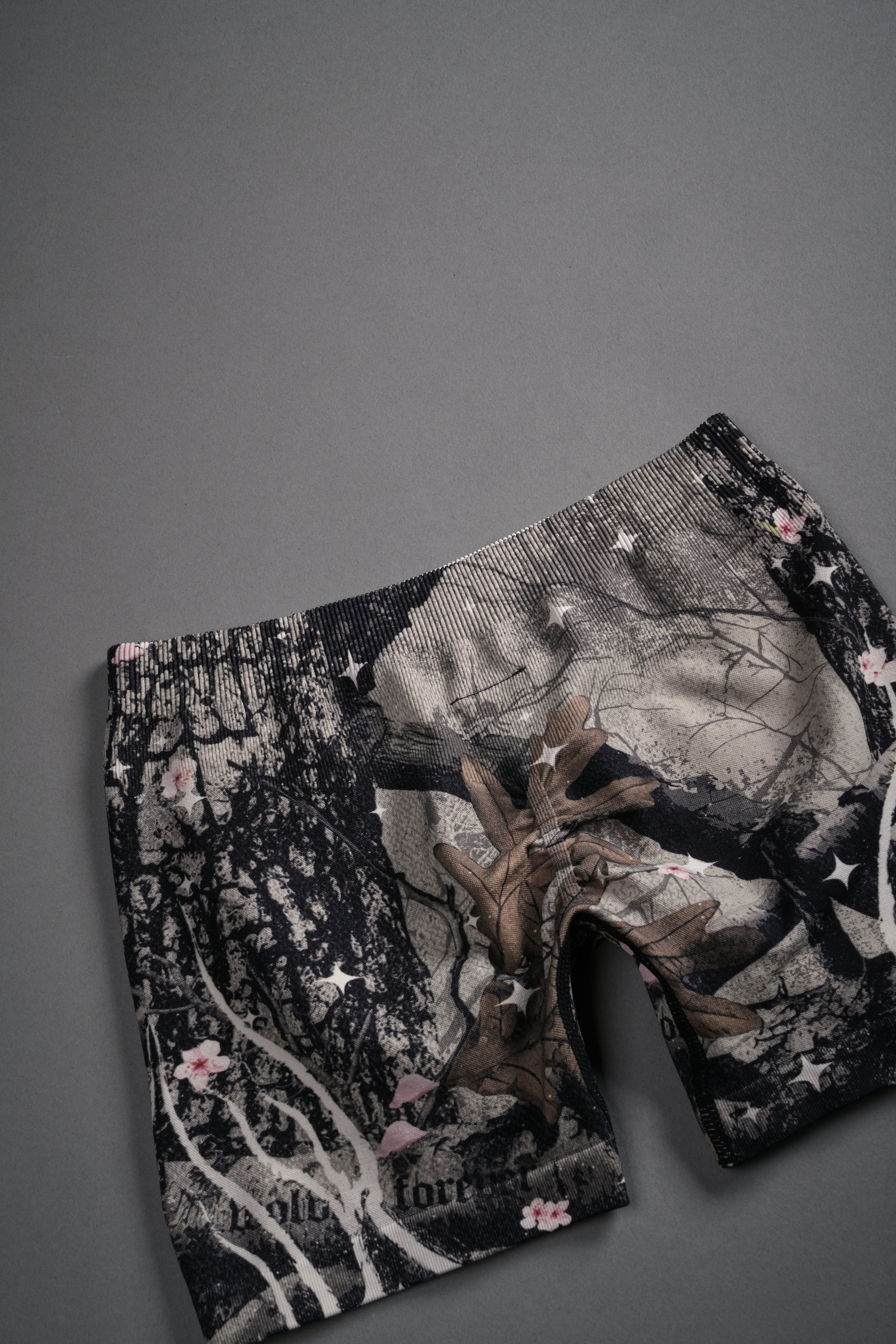 Warrior's Fire Everson Seamless Katya Shorts in Starry Blossom Woodland Camo